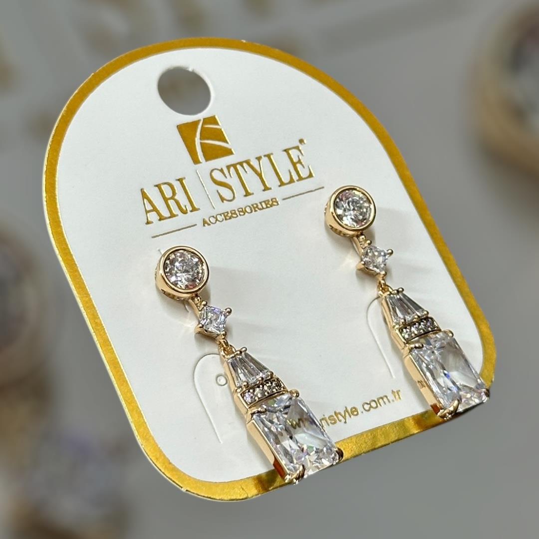 18 K Altın Kaplama Taşlı Çivili Küpe BZ0039