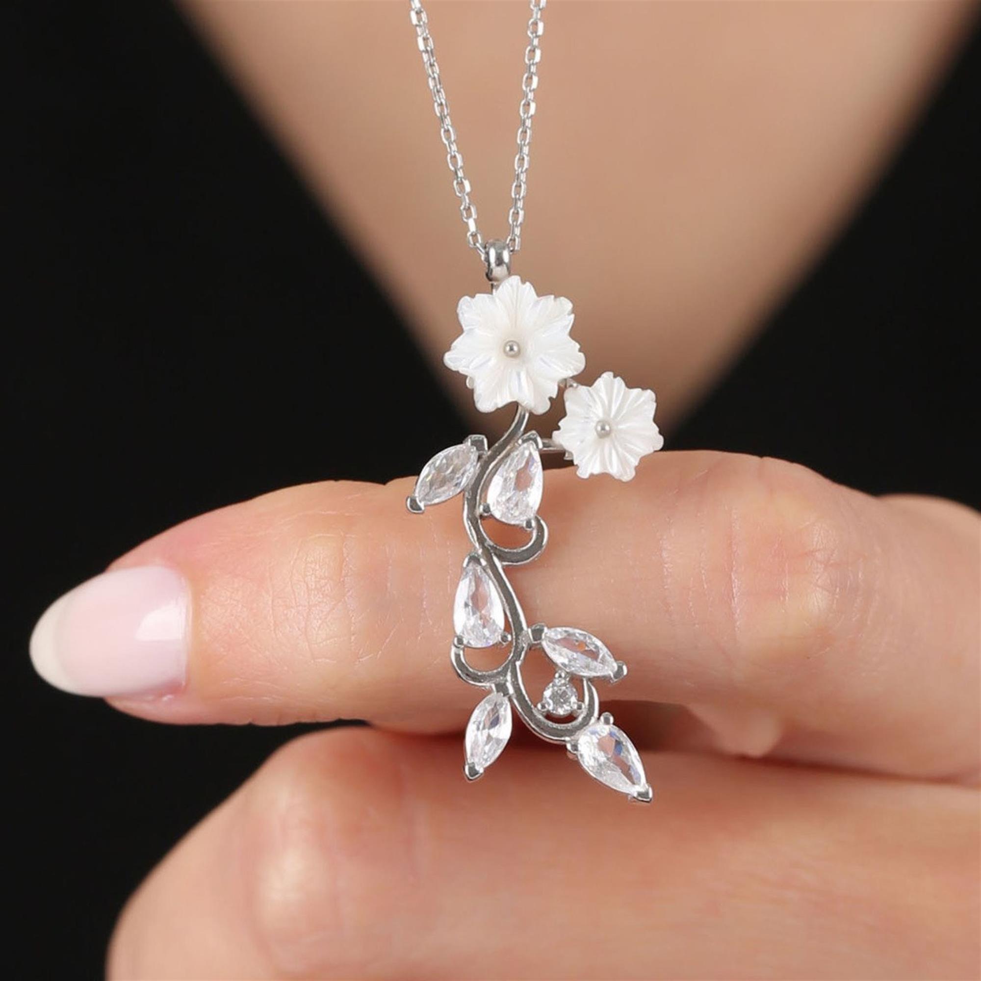 Manolya Çiçeği Işıltı Buketi Flowers Gümüş Kolye | Mia Vento