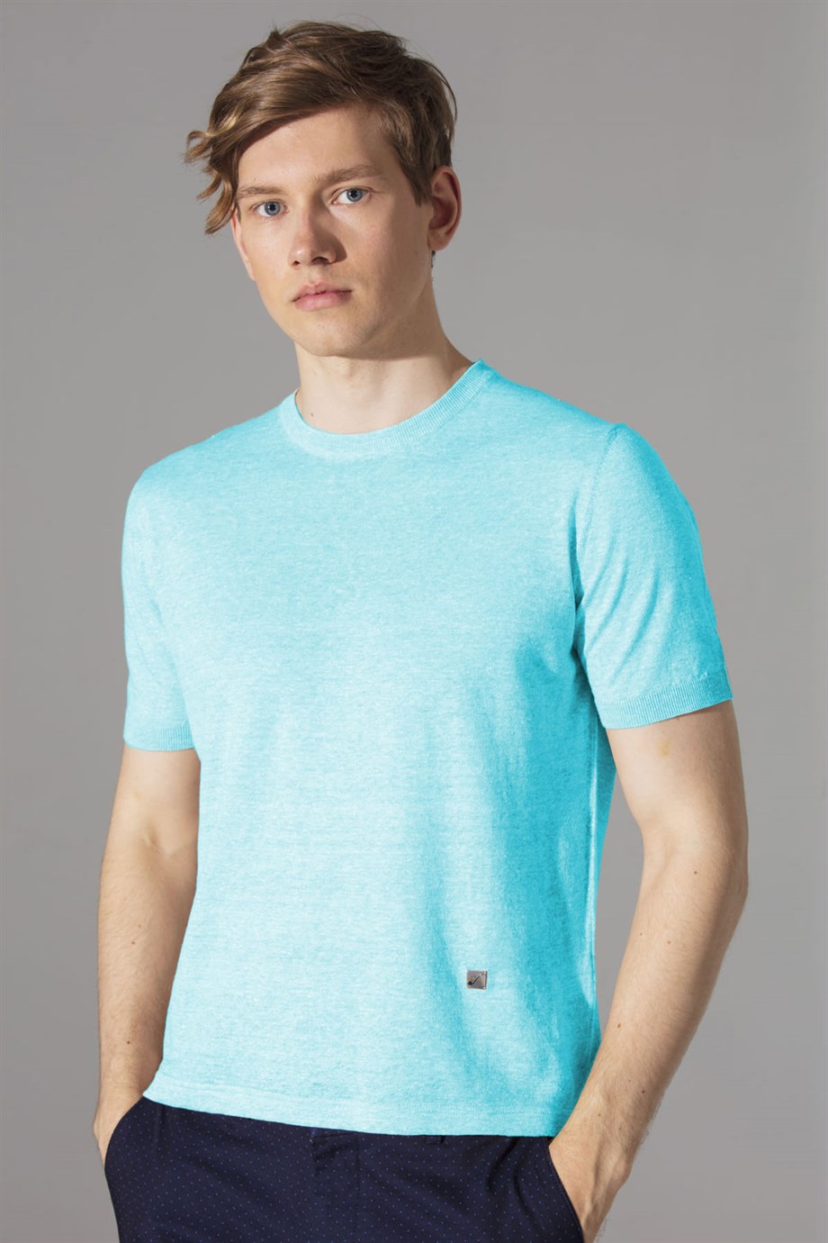 Keten karışımlı bisiklet yaka kısa kollu t-shirt, %34 pamuk, %66 keten