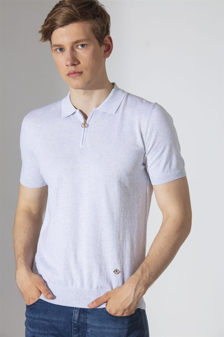 Gri merserize triko t-shirt, şık ve hafif tasarım, yaz için ideal