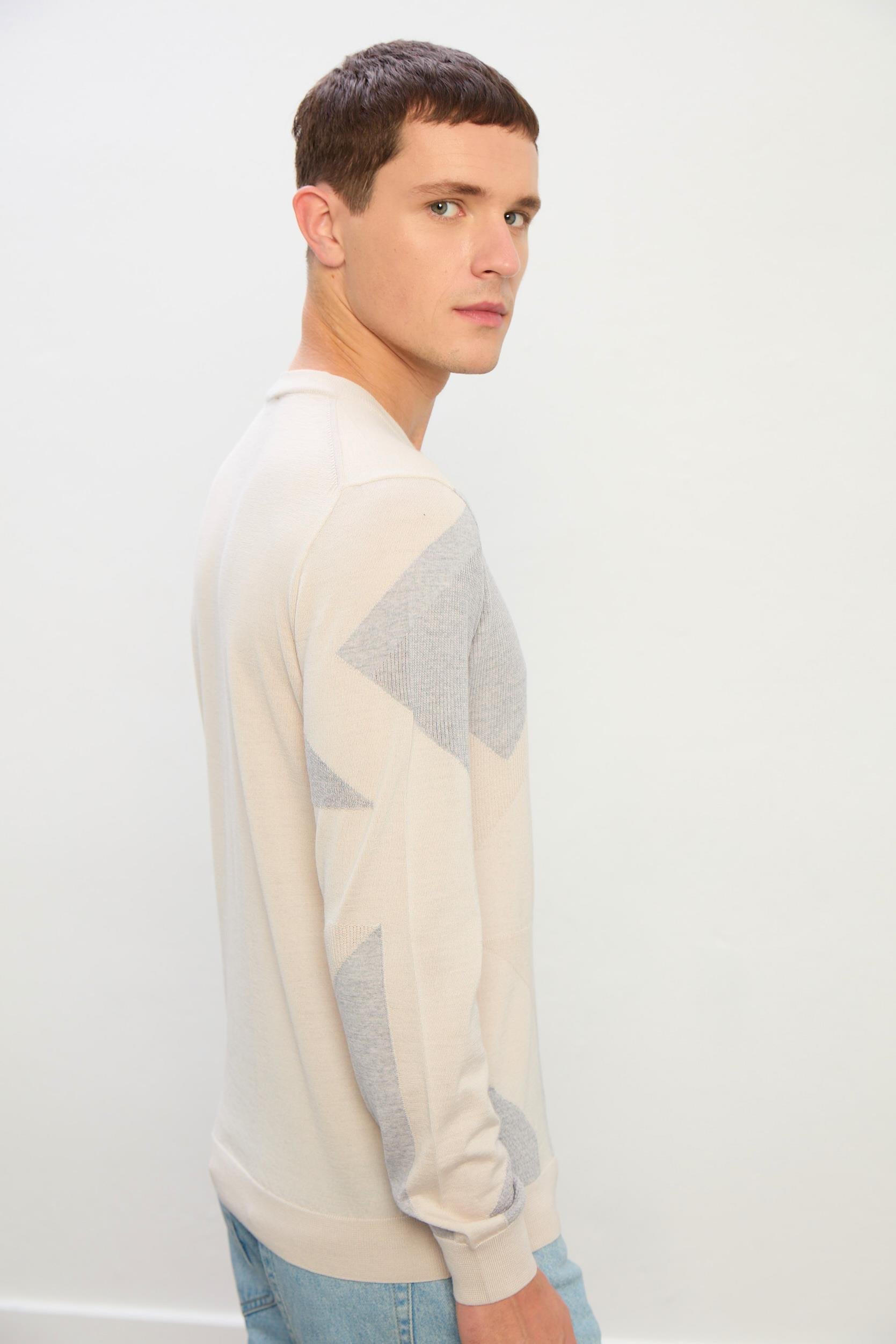 Leo Desenli Triko Kazak-Ekru