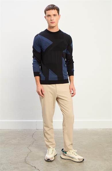 Leo Desenli Triko Kazak-Siyah