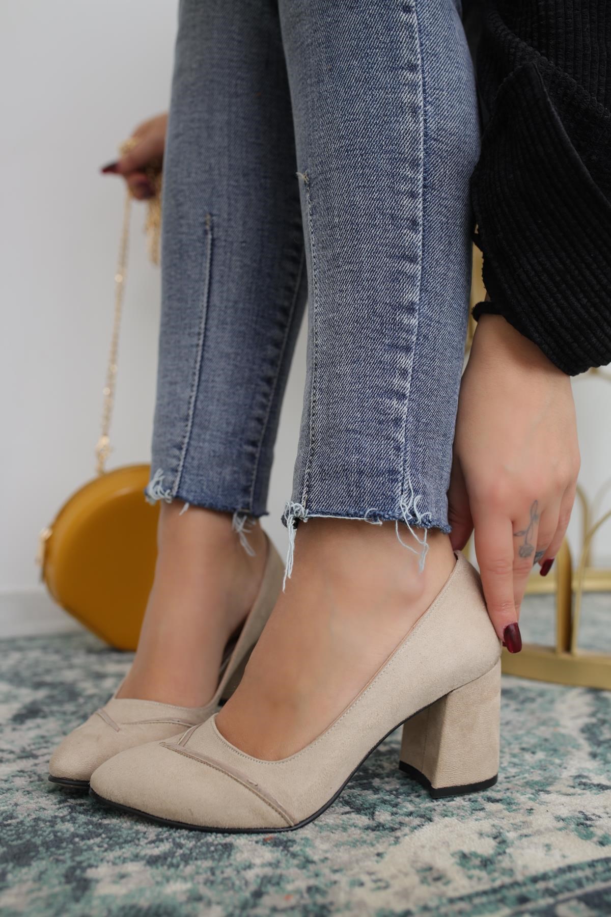 Aileen Bej Süet Kalın Topuklu Ayakkabı | Limoya.com ile Modayı Keşfet!