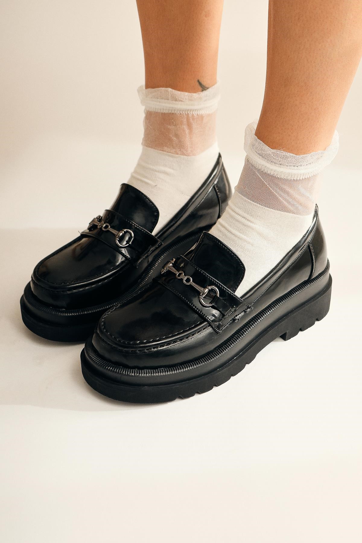 Arzi Siyah Rugan Toka Detaylı Günlük Ayakkabı | Limoya.com ile Modayı  Keşfet!