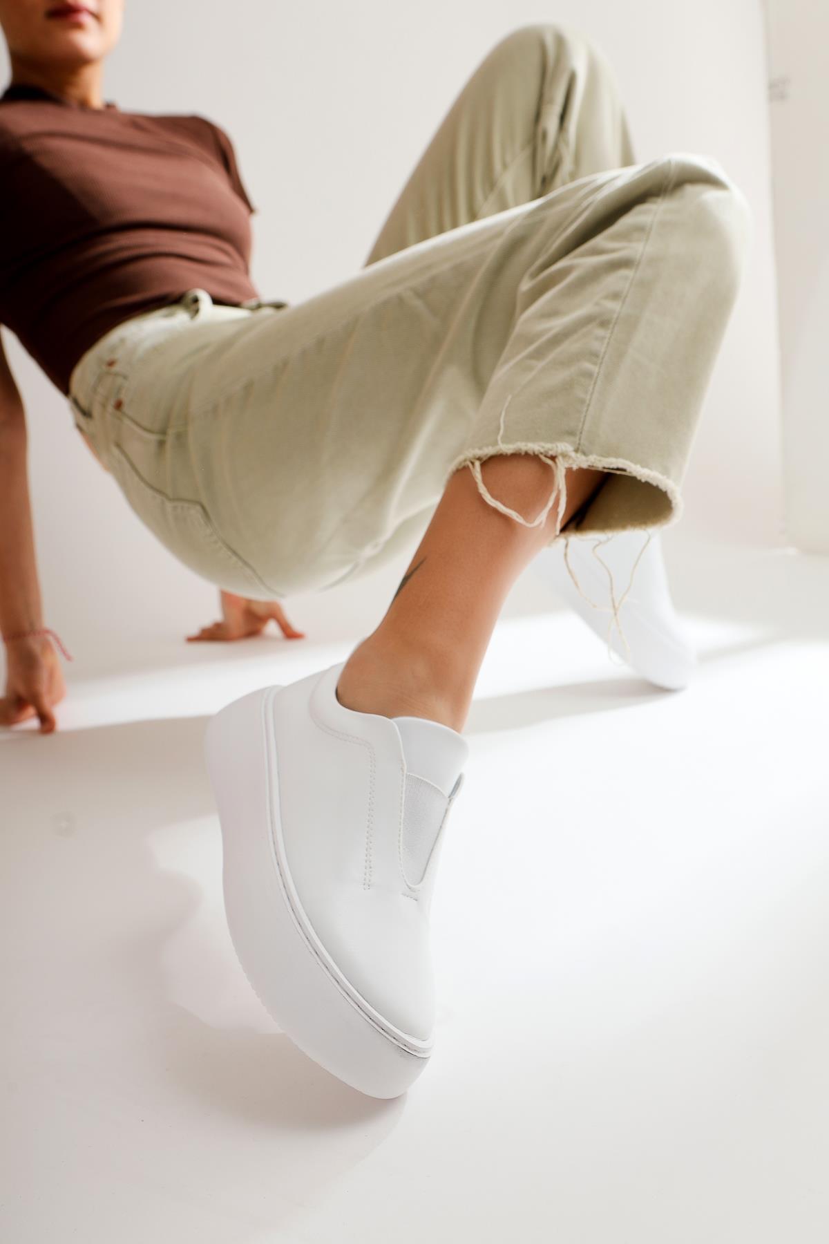 Lesya Beyaz Lastik Detaylı Spor Ayakkabı