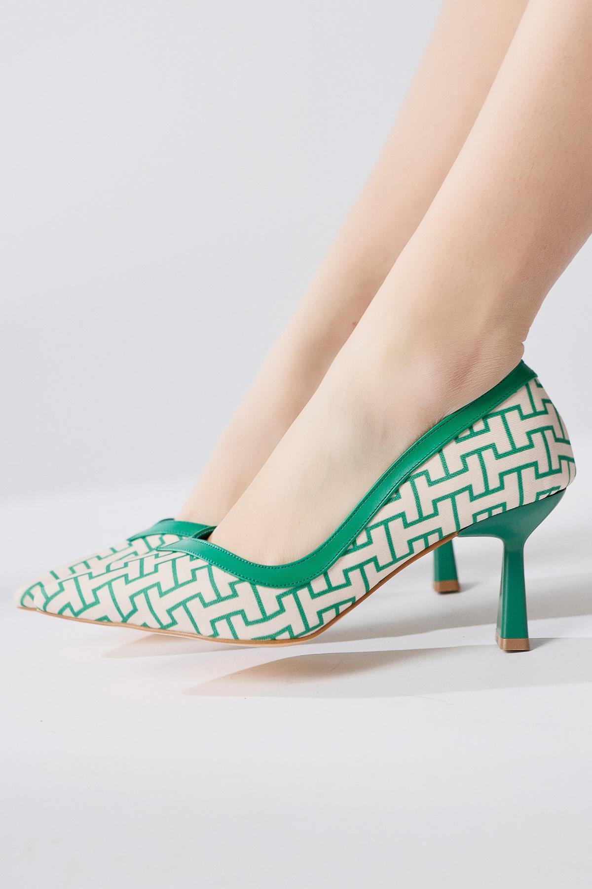 Lottis Yeşil Geometrik Desenli Siviri Burunlu Topuklu Ayakkabı | Limoya.com  ile Modayı Keşfet!