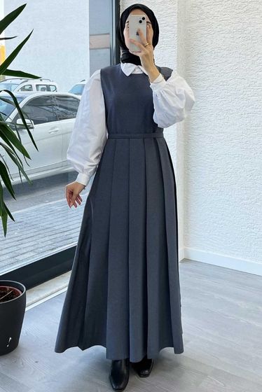 Tesettür pileli elbise