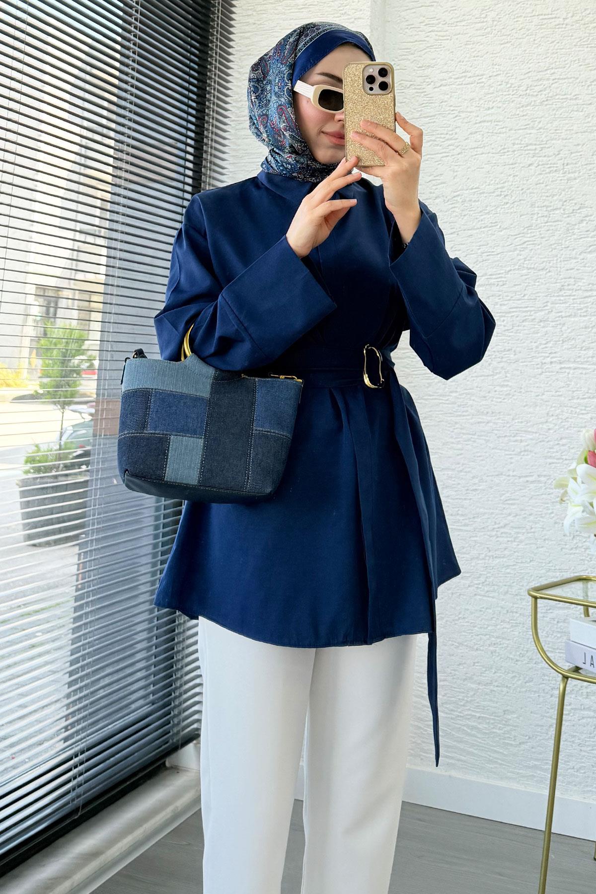 Bronş Detaylı Geniş Kemerli Poplin Tunik – Lacivert