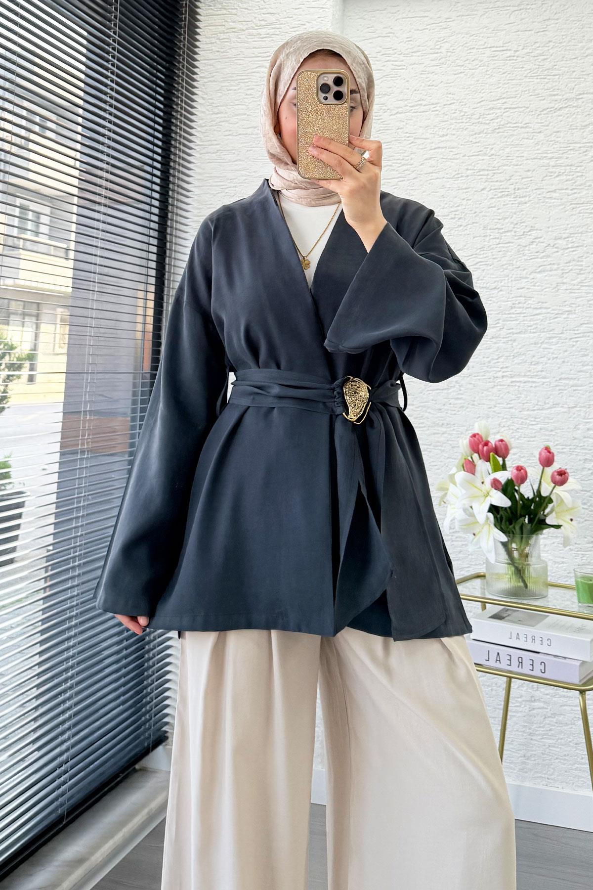 Bronş Kemerli Kruvaze Yaka Modal Kimono - Füme