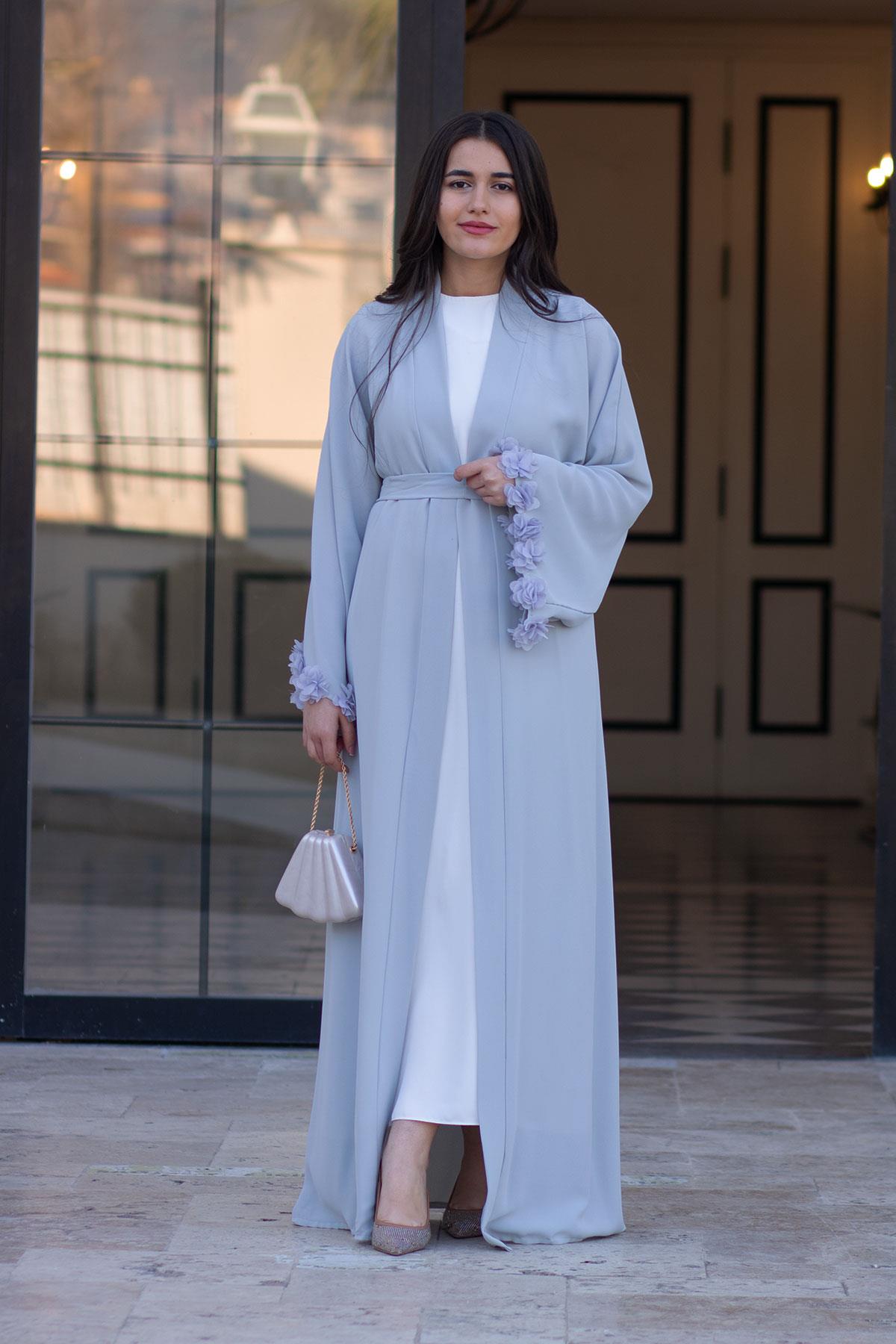 Gri Kolu Çiçek Detaylı Zahra Abaya