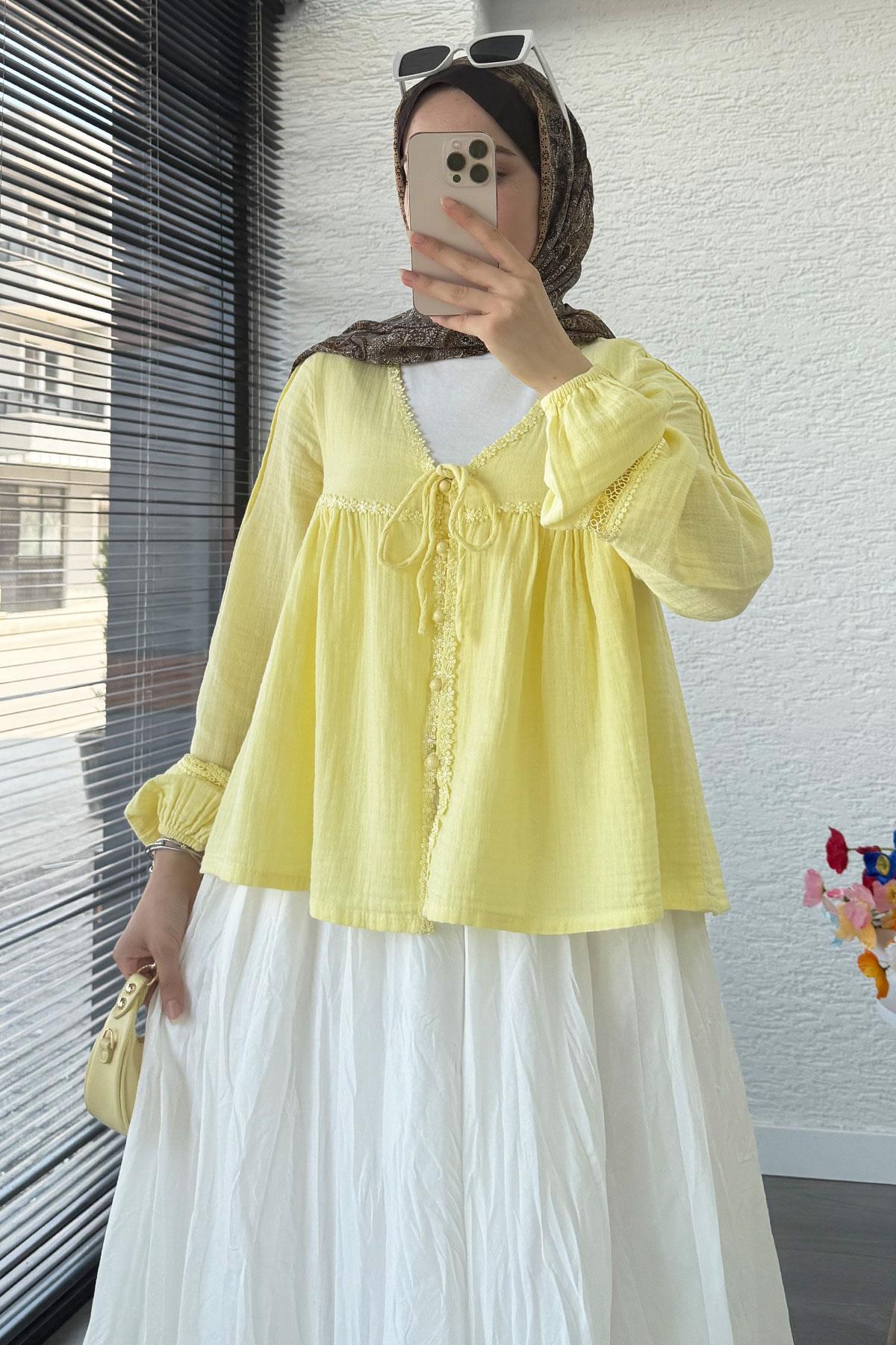 Güpür Detaylı Müslin Kısa Kimono – Sarı