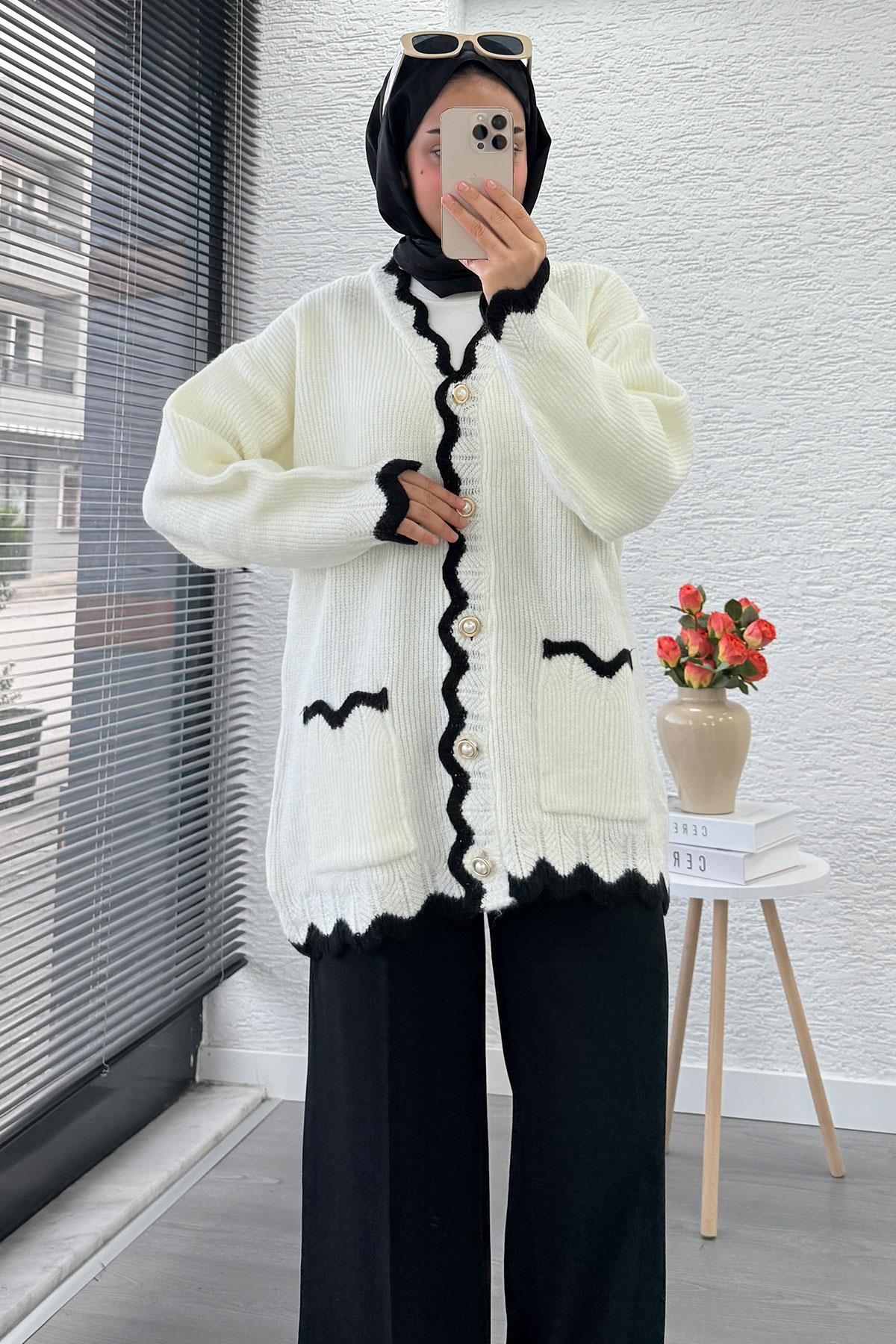 İnci Düğmeli Oversize Triko Hırka – Beyaz