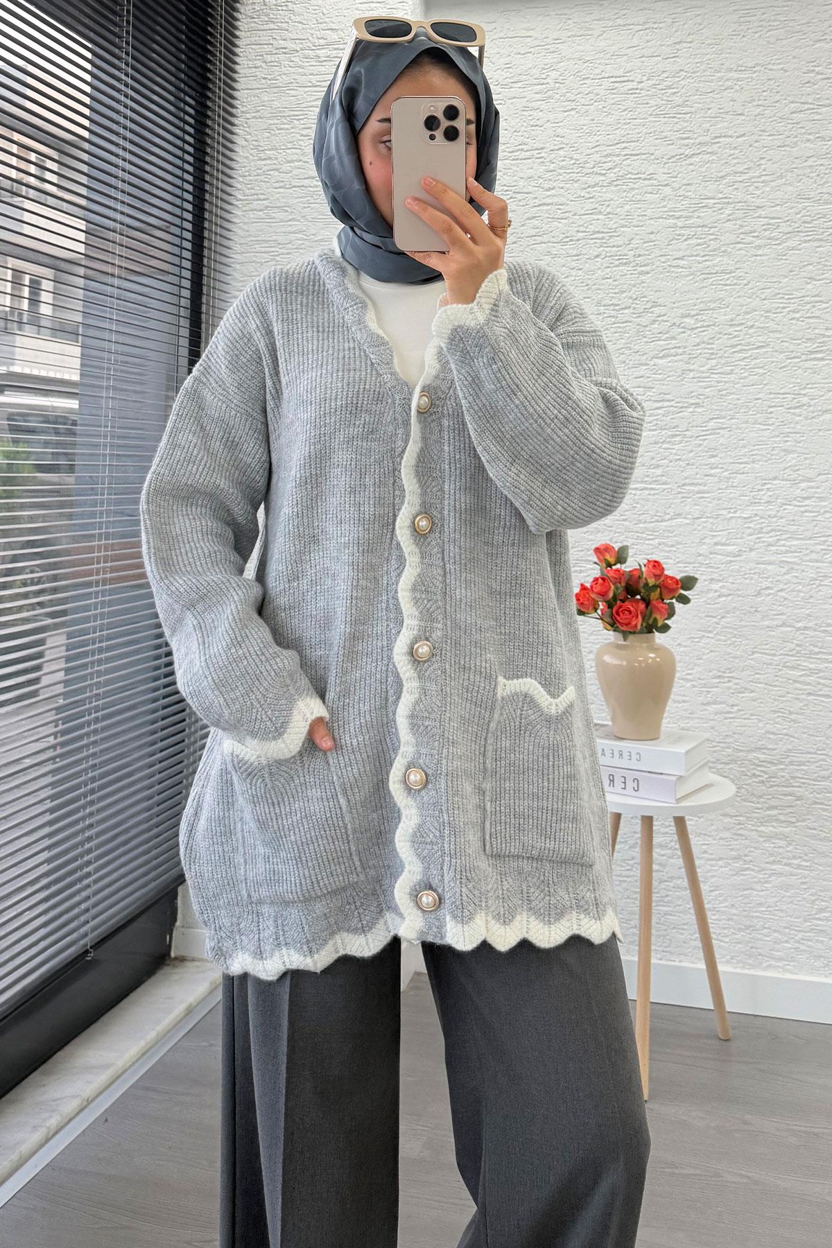 İnci Düğmeli Oversize Triko Hırka – Gri