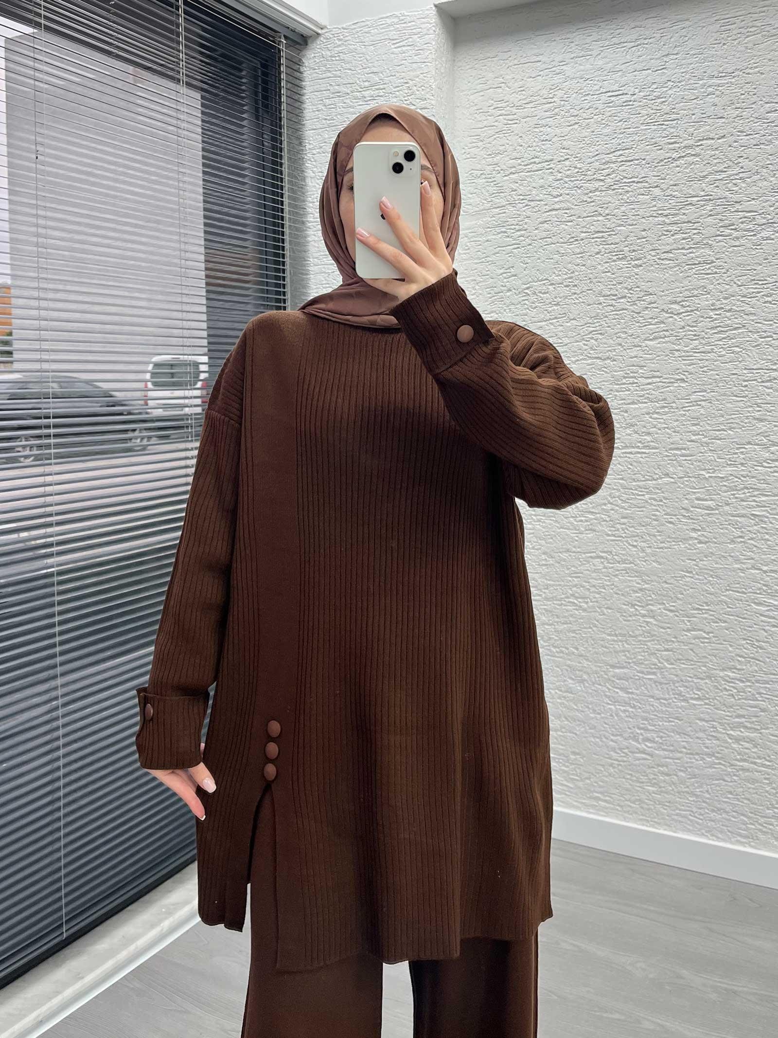 Kahverengi Düğme Detaylı Oversize Triko Takım