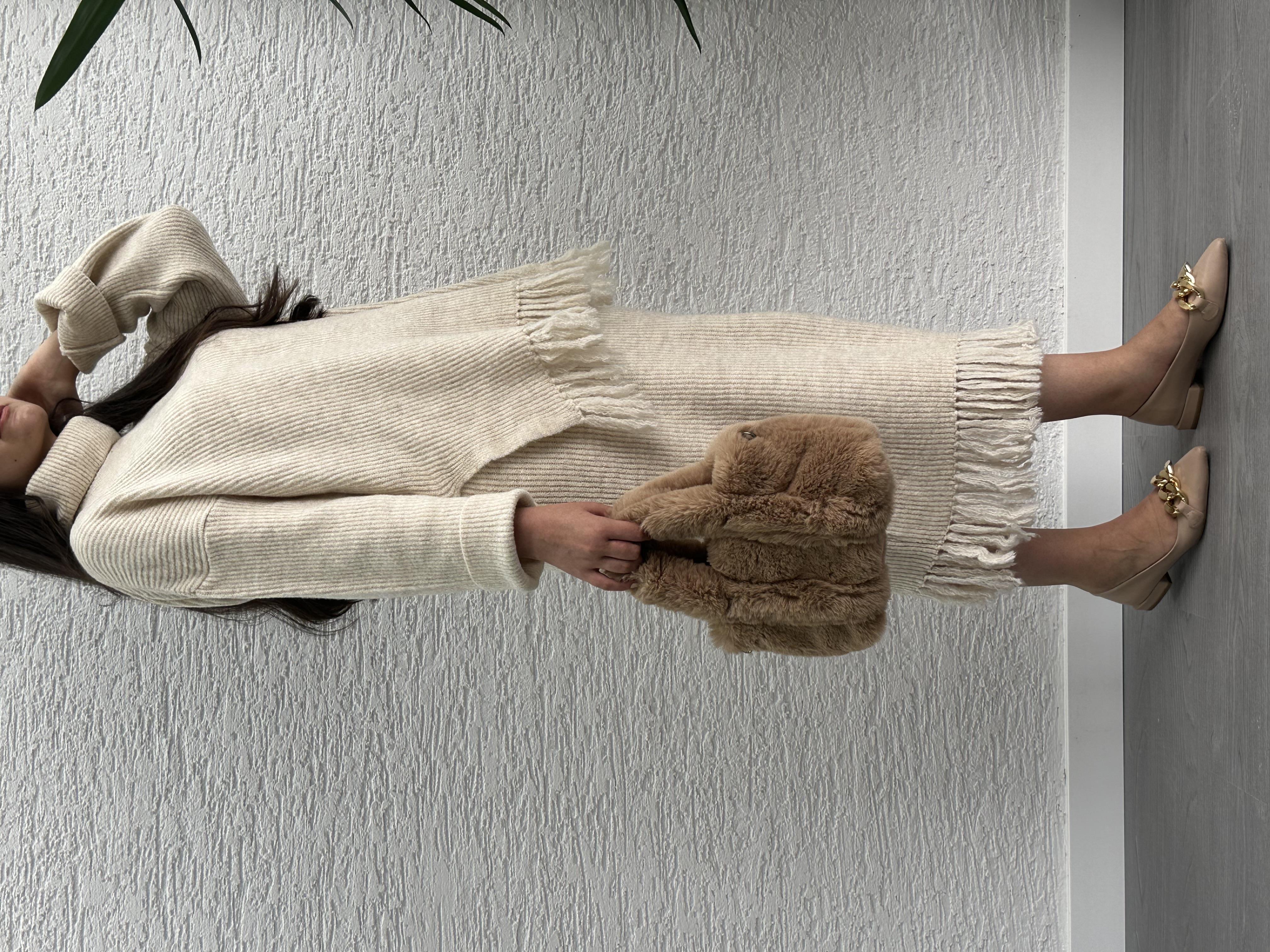 Krem Püskül Detaylı Triko Etek Takım