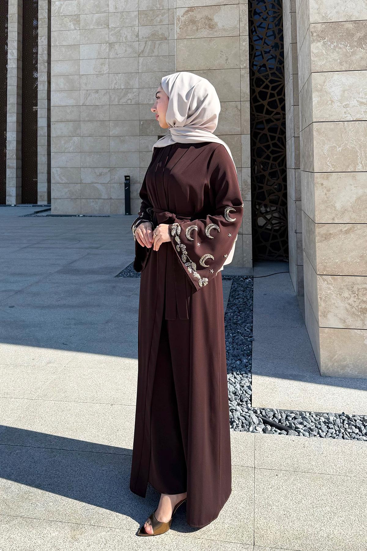 Premium İşlemeli Volan Kol Abaya Takım — Kahverengi