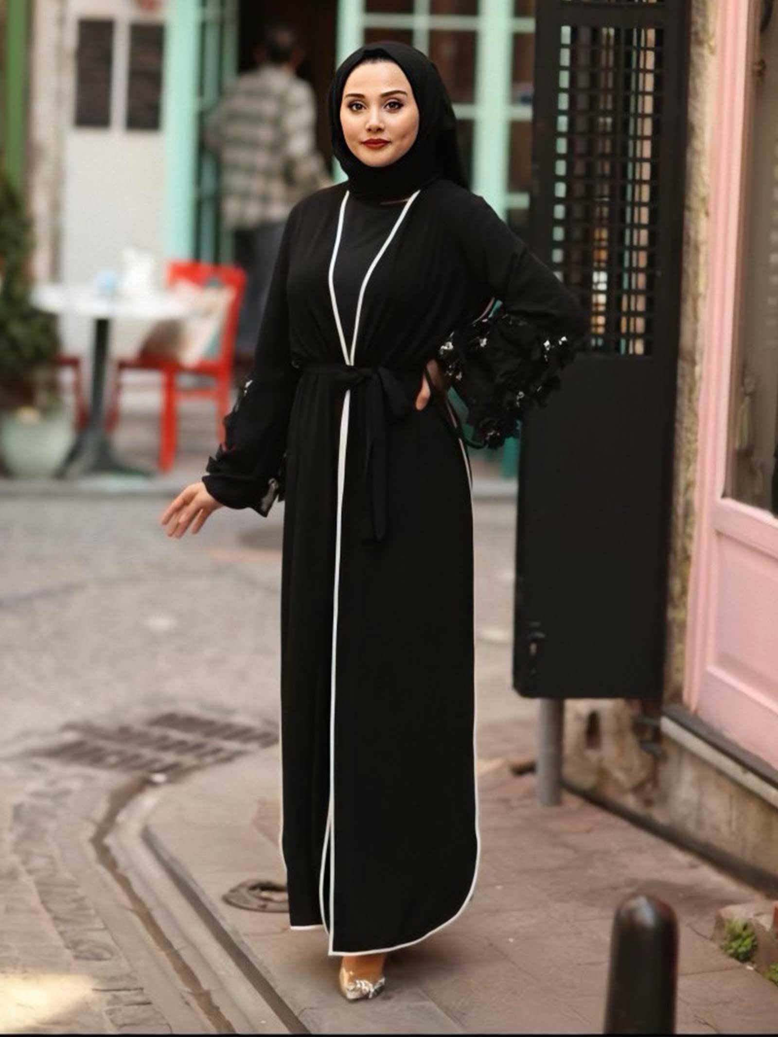 Siyah Kol Üç Boyutlu Çiçek Detay Abaya