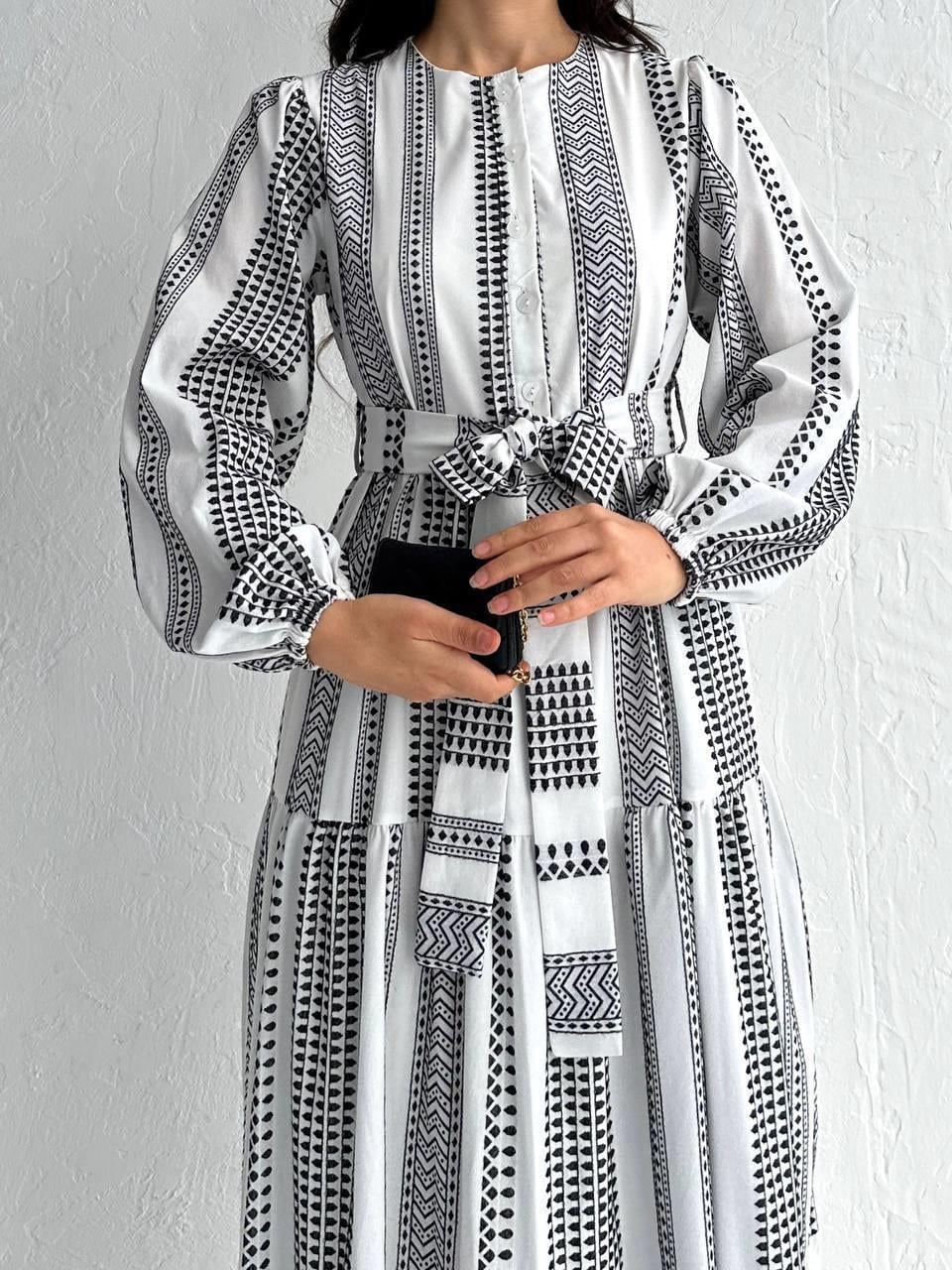 Siyah Önü Düğmeli Çizgi Detay Elbise 