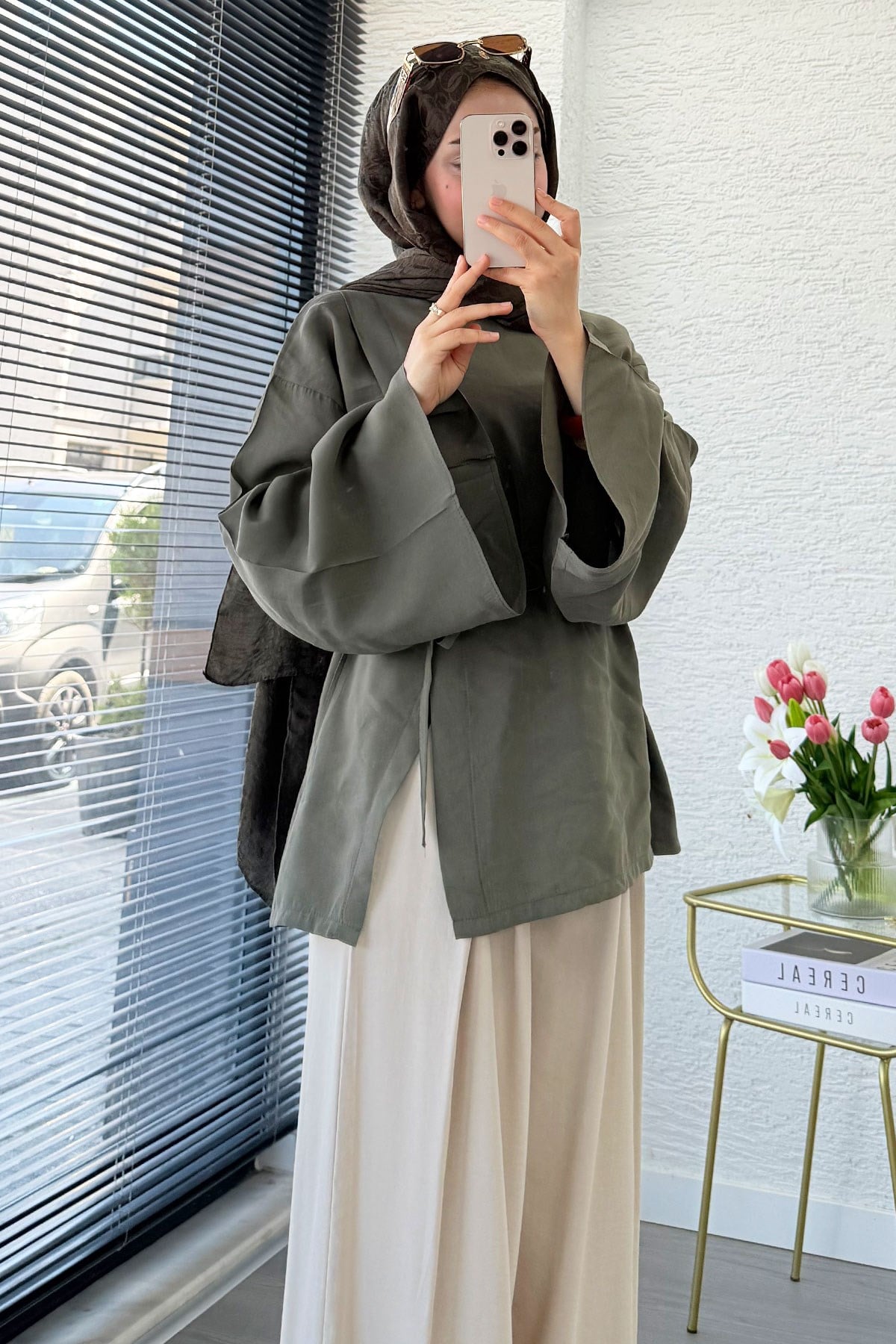 Yandan Yırtmaçlı Volan Kol Modal Bluz – Haki