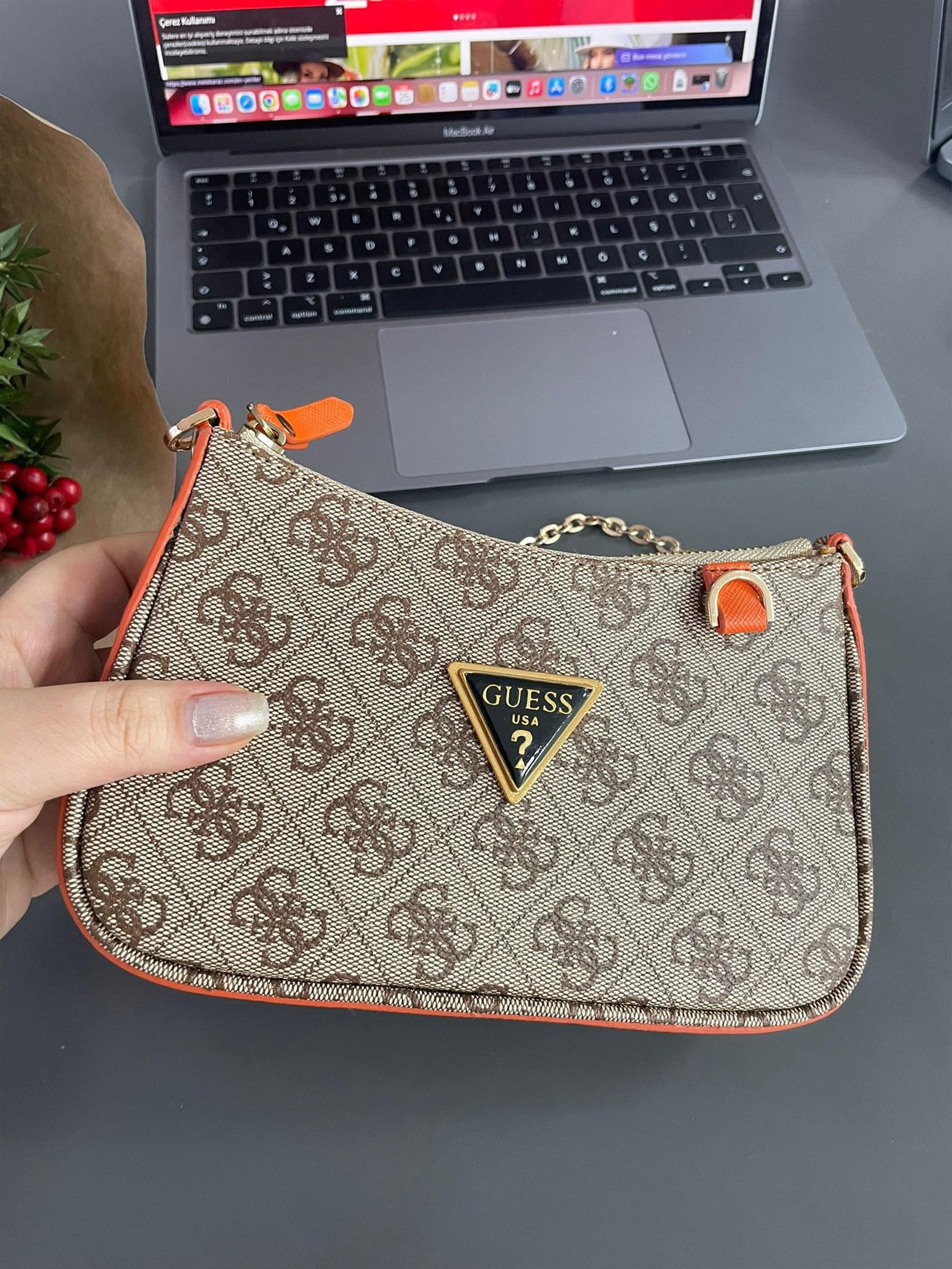 Bej G.uess Omuz Çantası