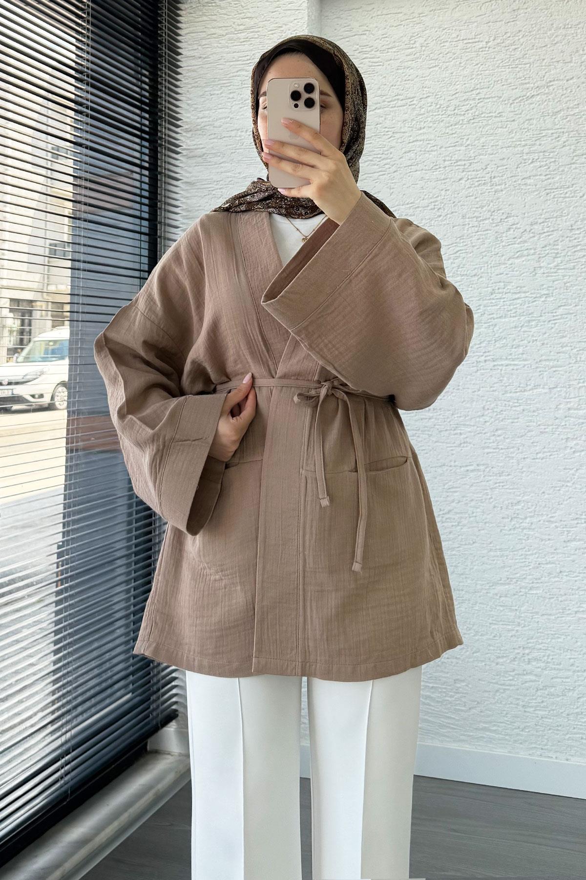 Cep Detaylı Kuşaklı Müslin Kimono - Vizon