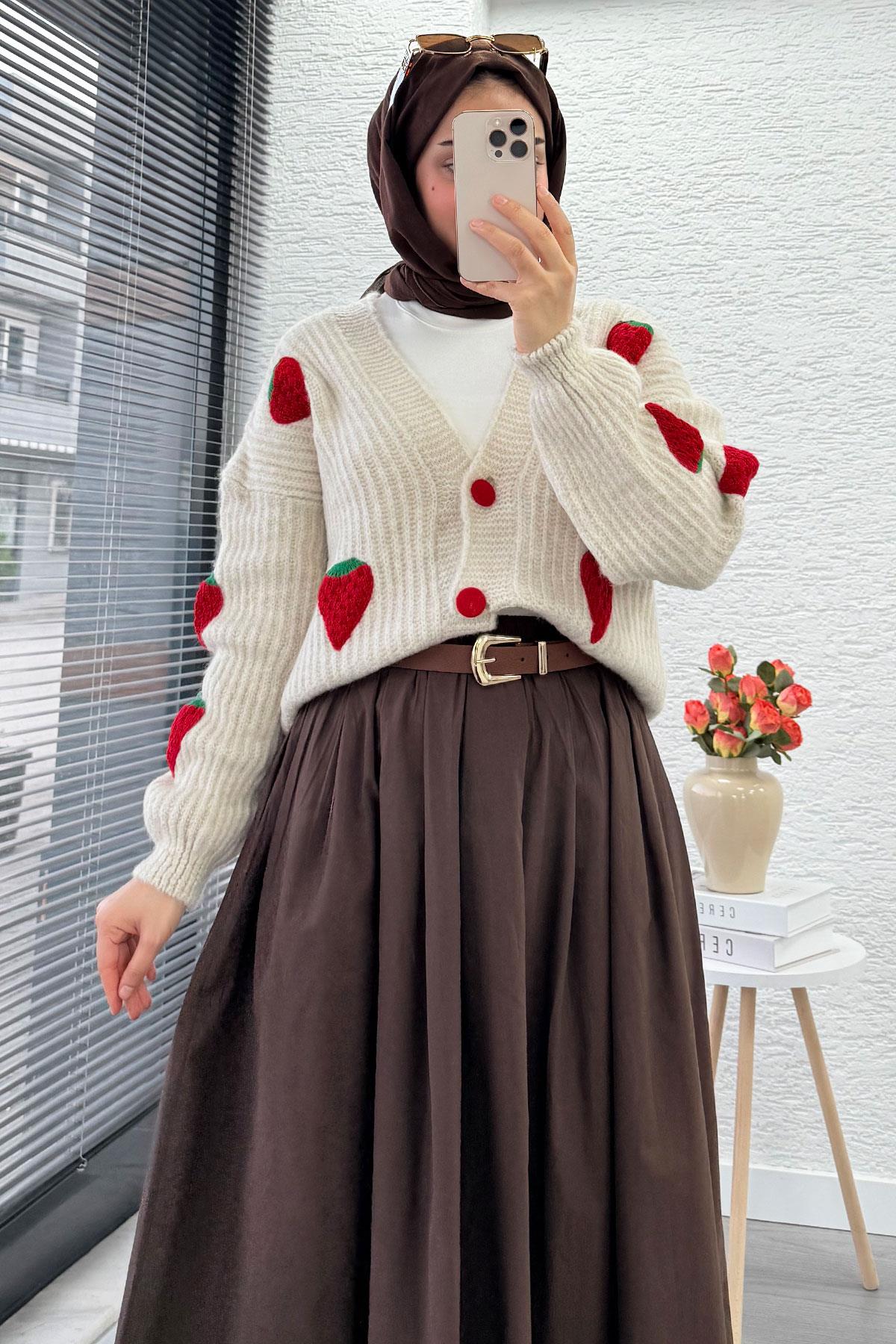 Çilek Desenli Kısa Oversize Triko Hırka – Taş