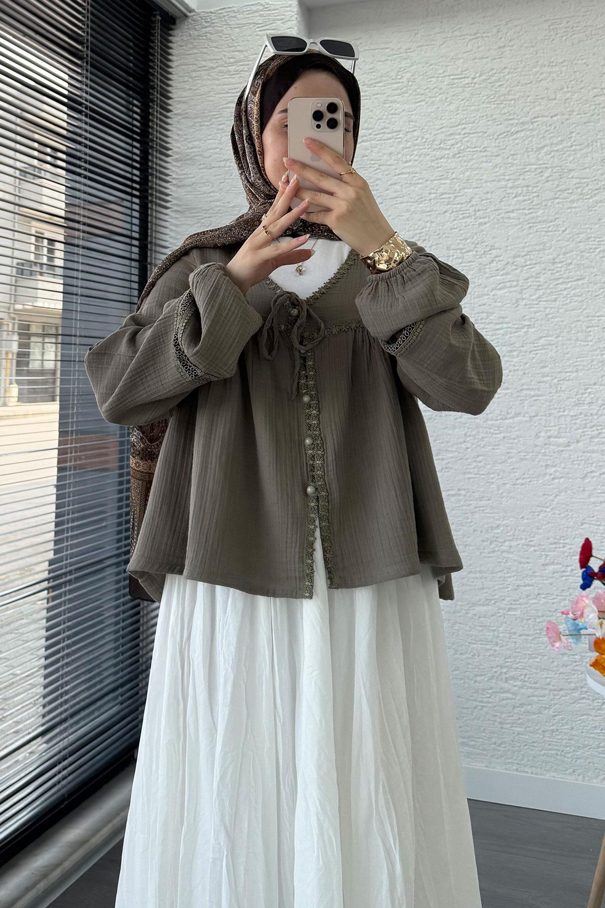 Güpür Detaylı Müslin Kısa Kimono – Haki