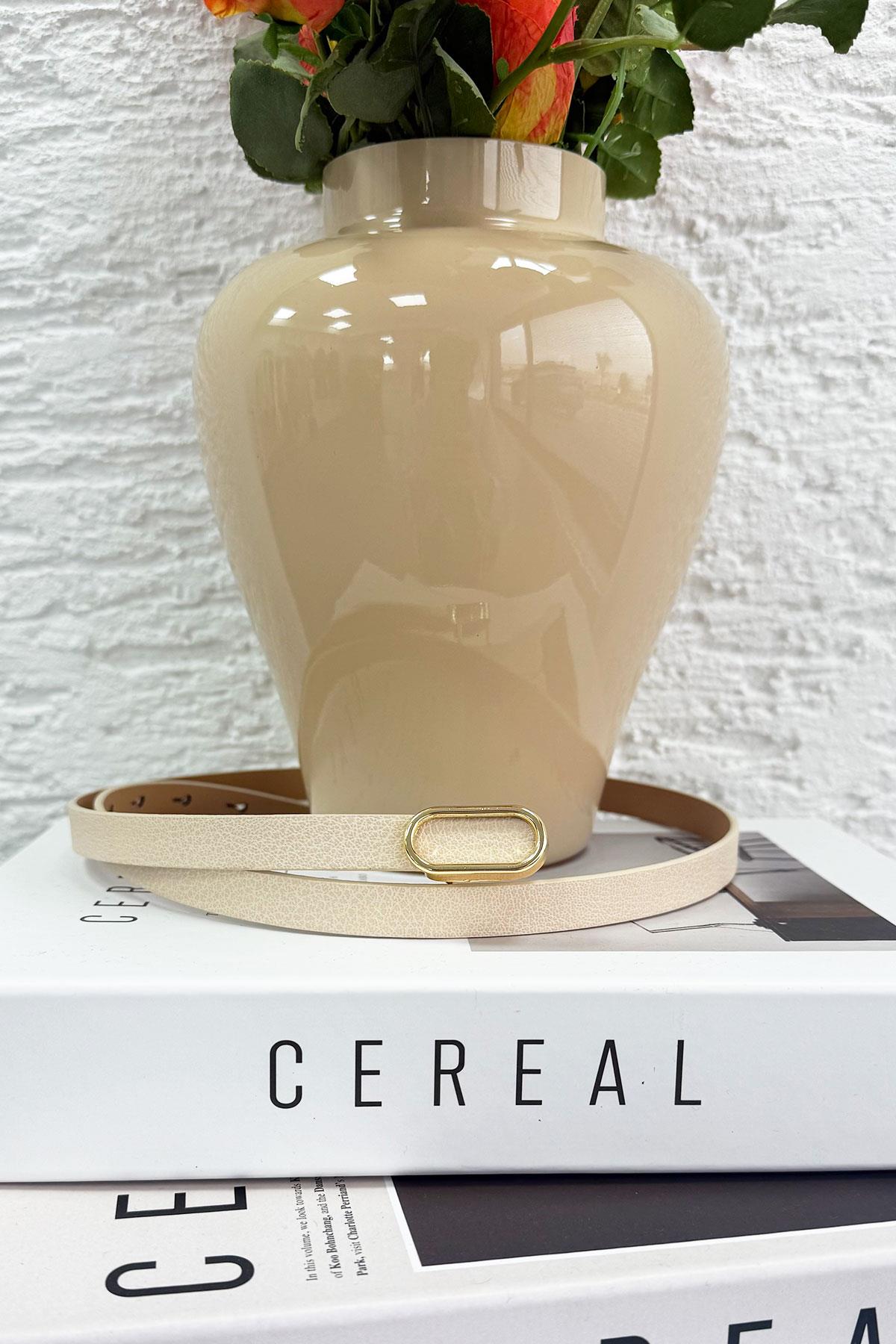 İnce Oval Tokalı Minimal Kadın Deri Kemer – Krem