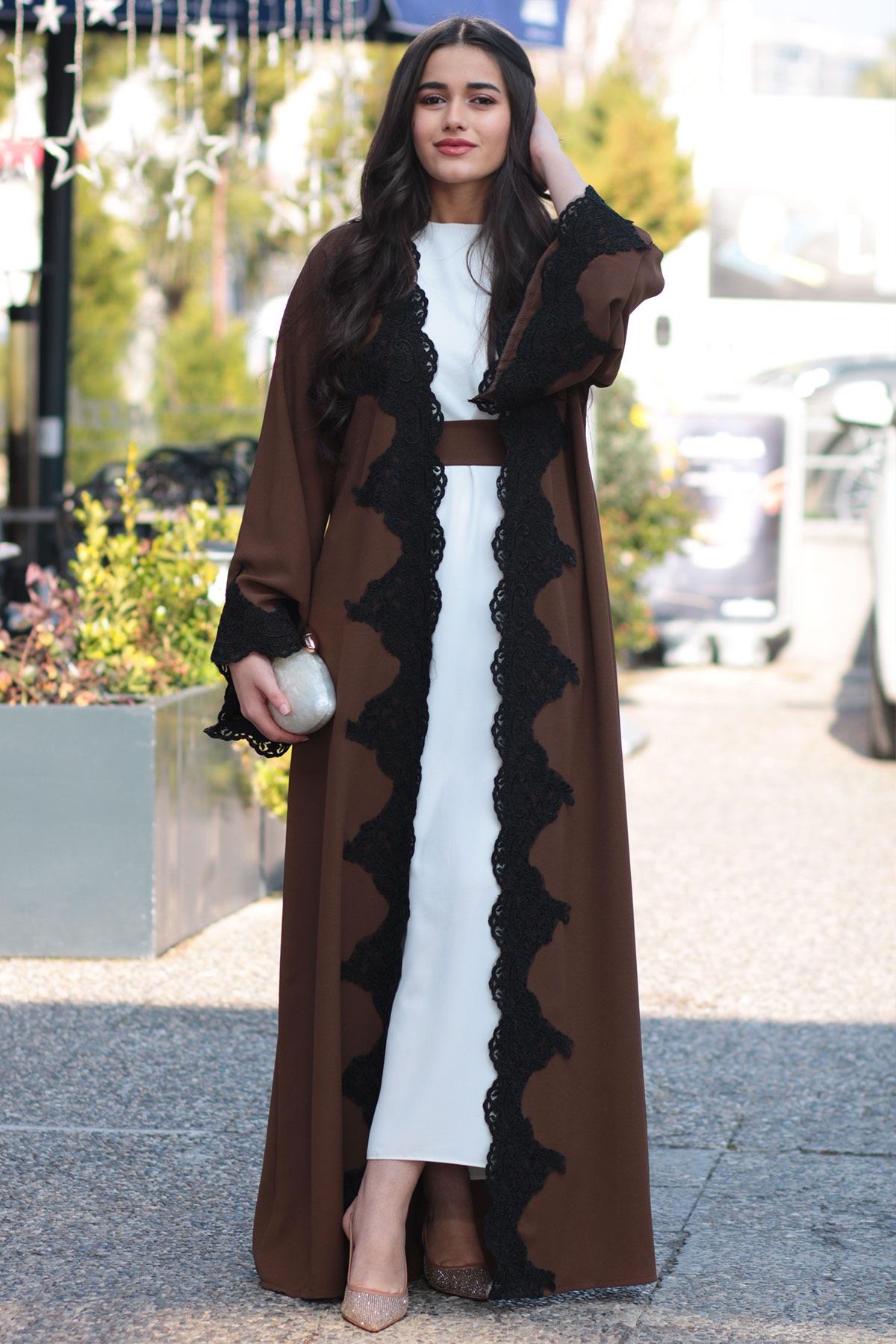 Kahverengi Güpür Detaylı Abaya