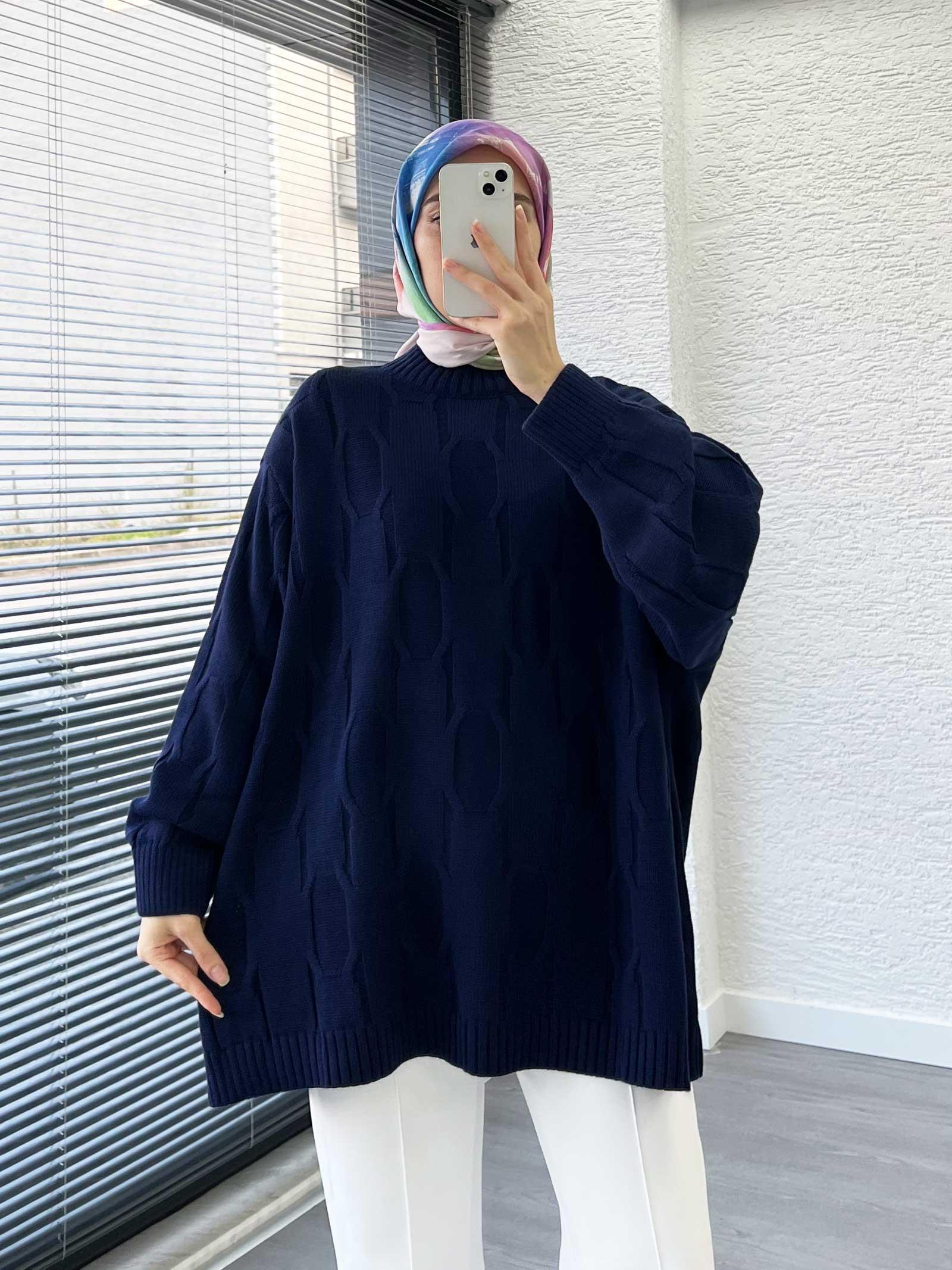 Lacivert Kare Desenli Oversize Kadın Kazak