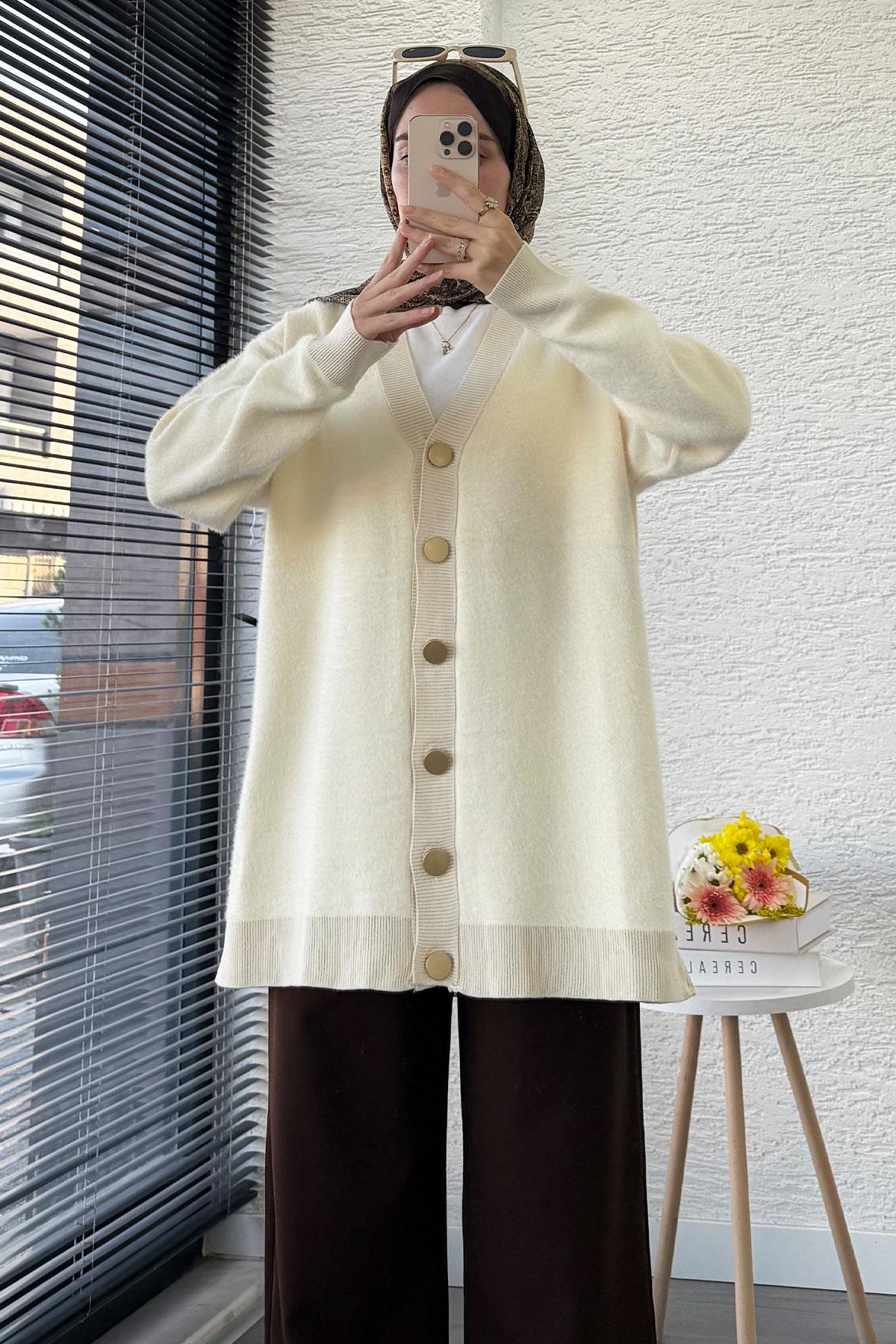 Önden Düğmeli Yumoş Kadın Hırka – Ekru