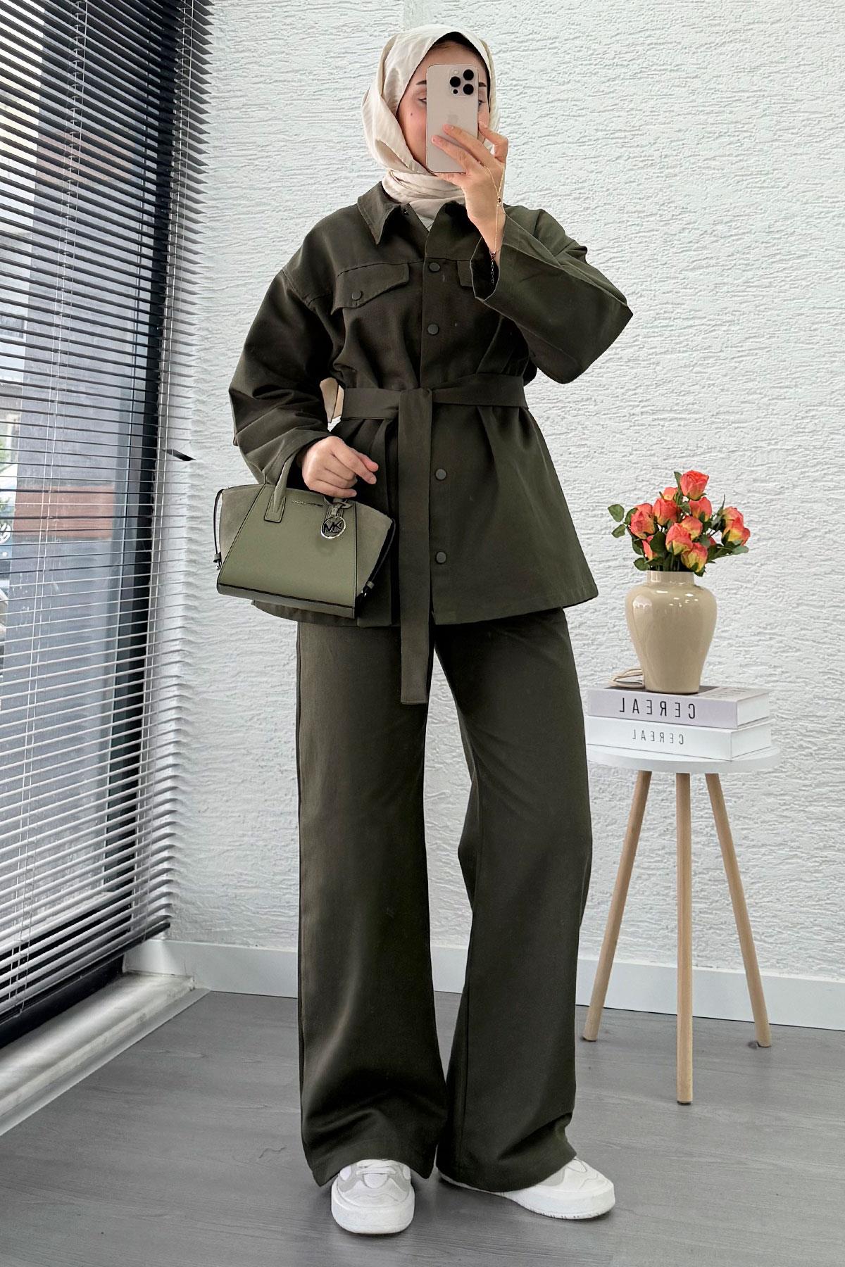 Önü Tam Düğmeli Gabardin İkili Takım – Haki