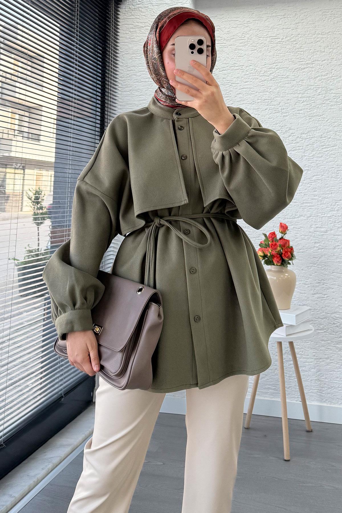 Pelerin Detaylı Önden Düğmeli Kaşe Gömlek – Haki