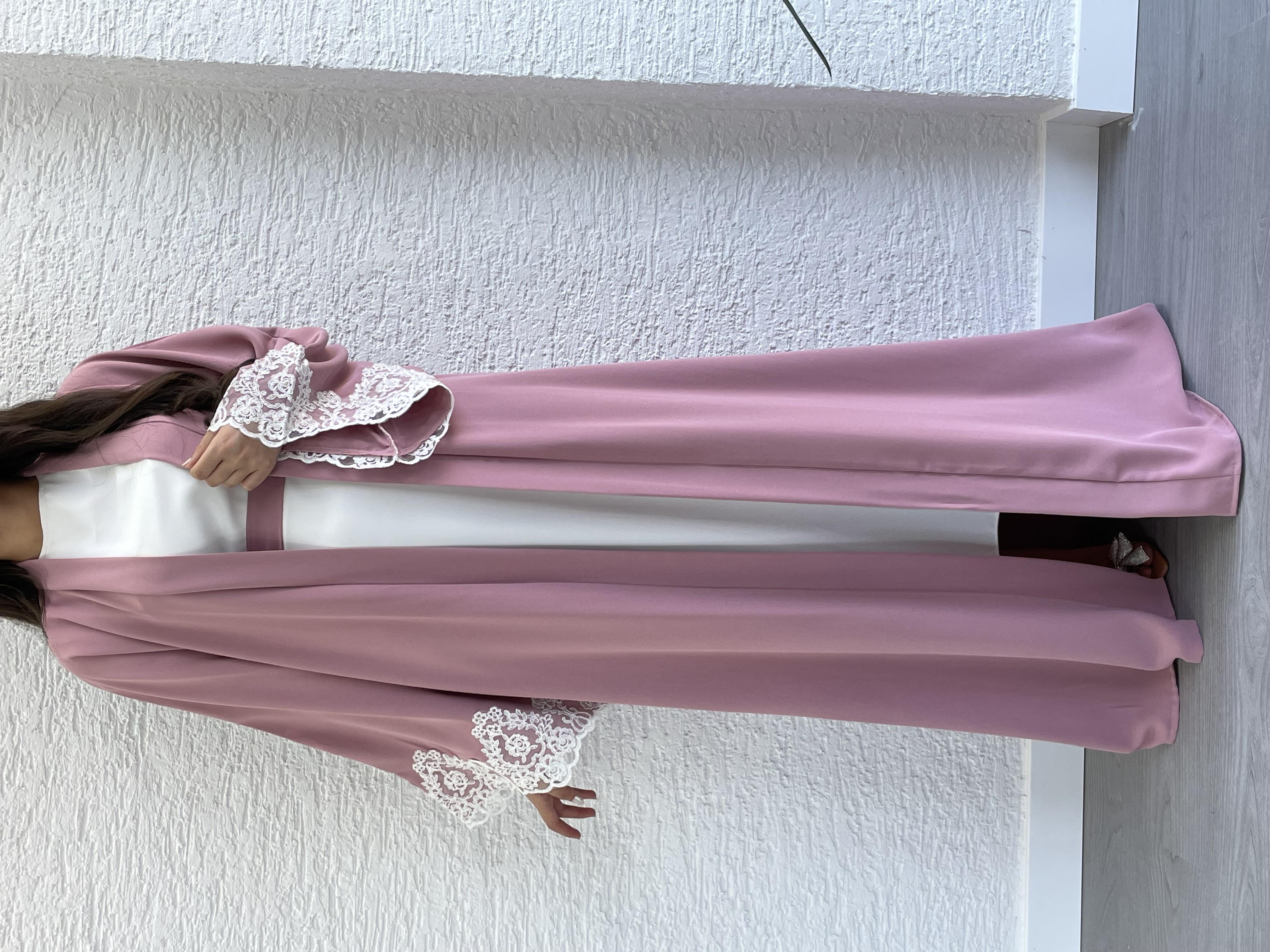 Pembe Elif Abaya