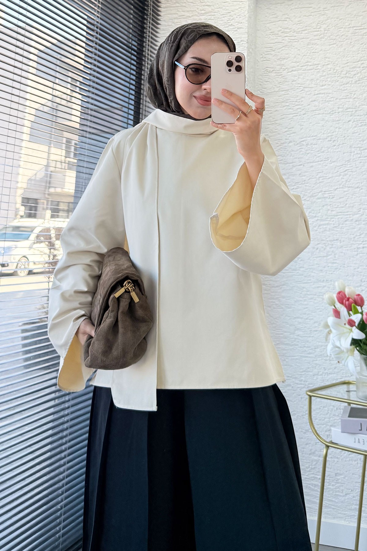 Premium Omuzdan Fermuarlı Fular Detaylı Gabardin Bluz - Ekru