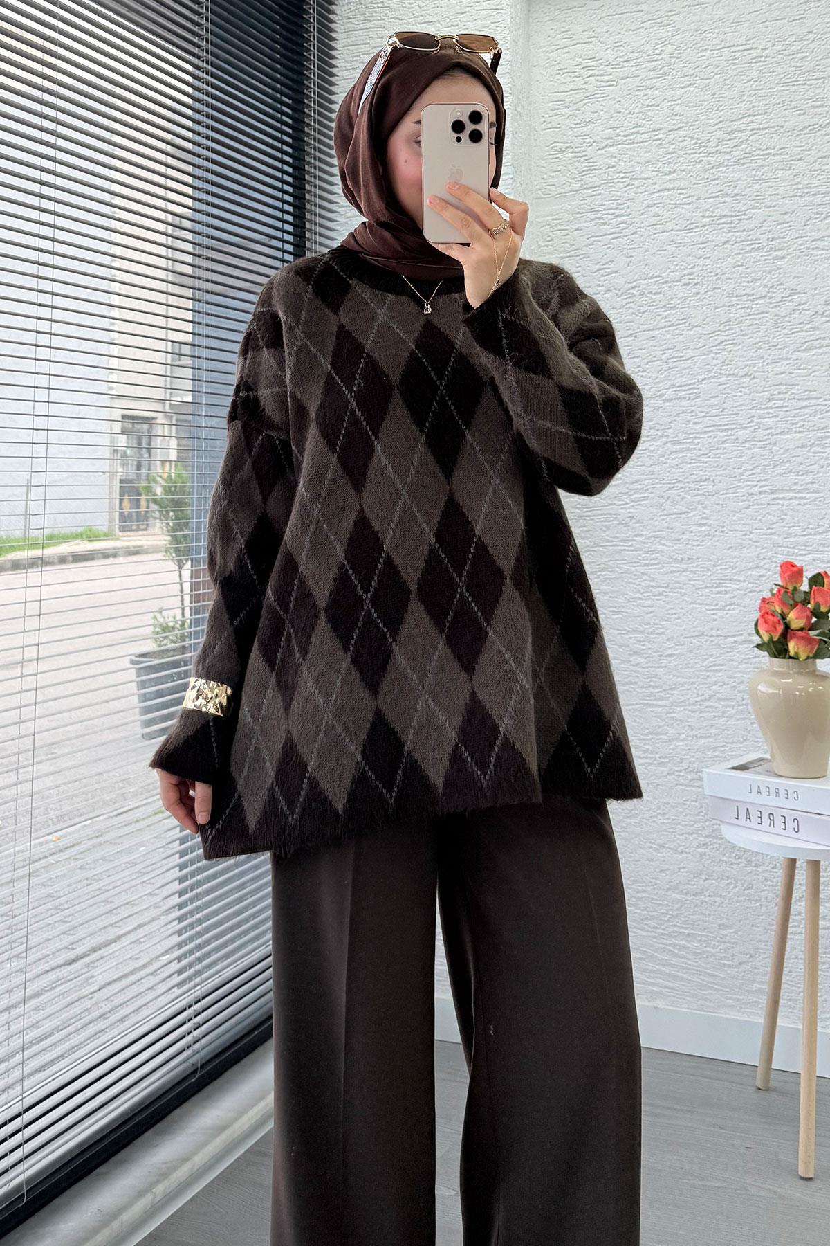 Premium Oversize Baklava Desen Kadın Triko Kazak – Kahverengi