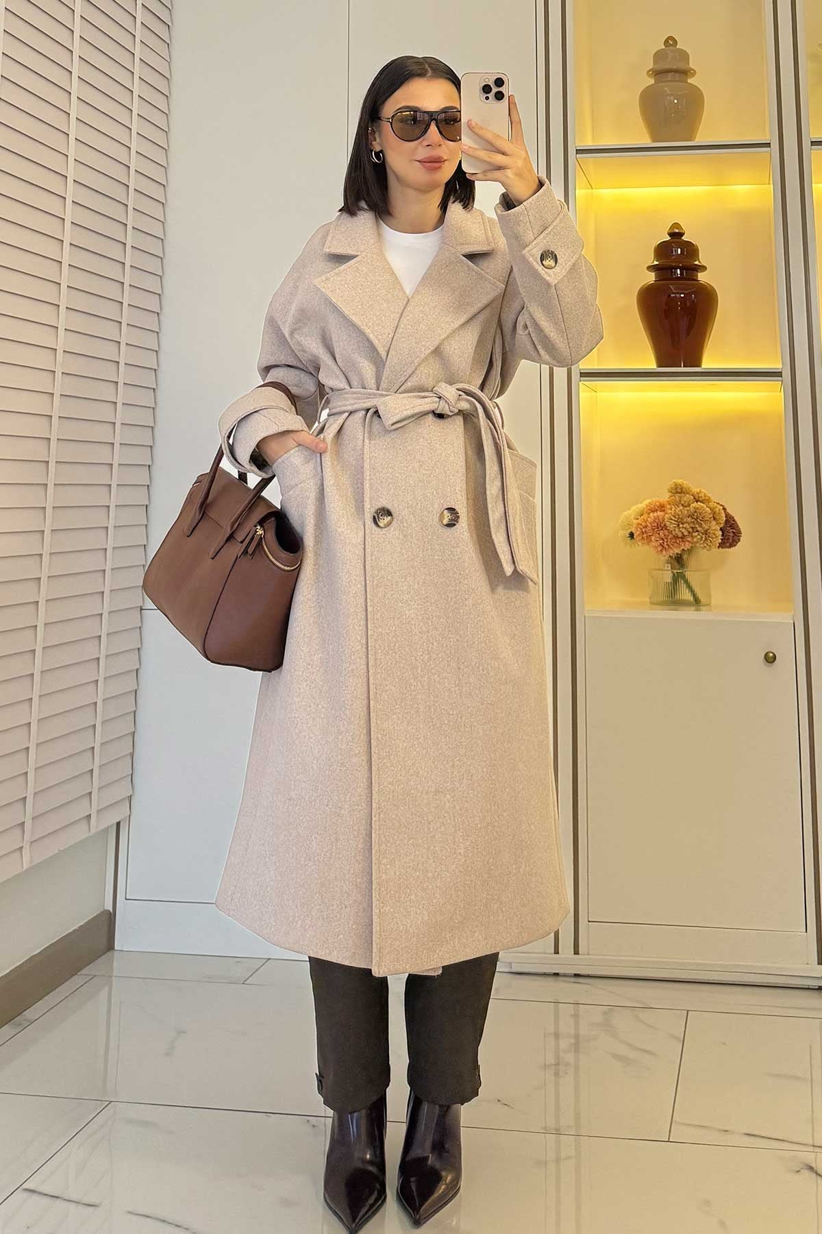 Premium Oversize Dört Düğmeli Kaşe Kaban – Bej