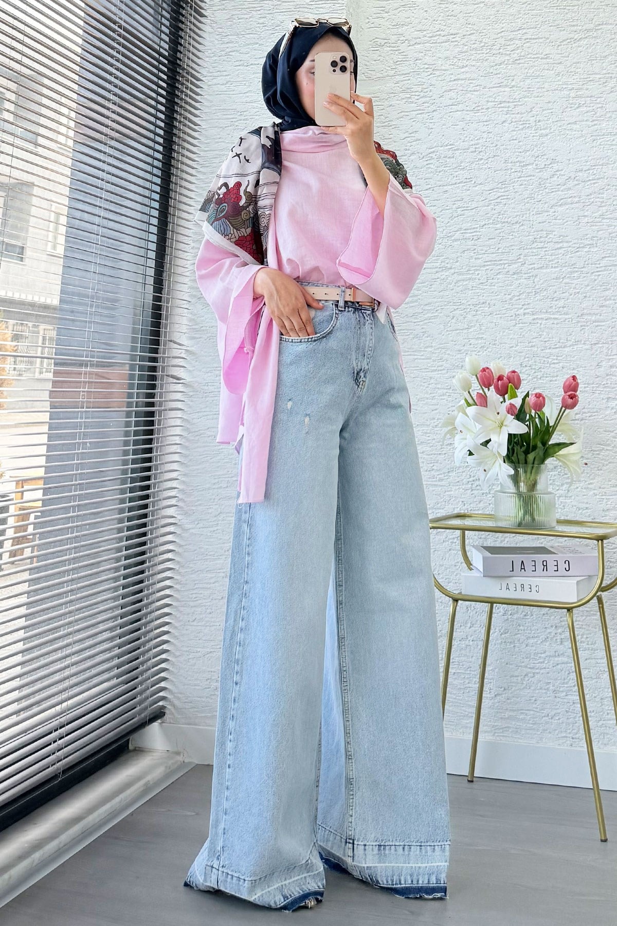 Premium Yırtık Detaylı Geniş Paça Kadın Jean Pantolon - Açık Mavi