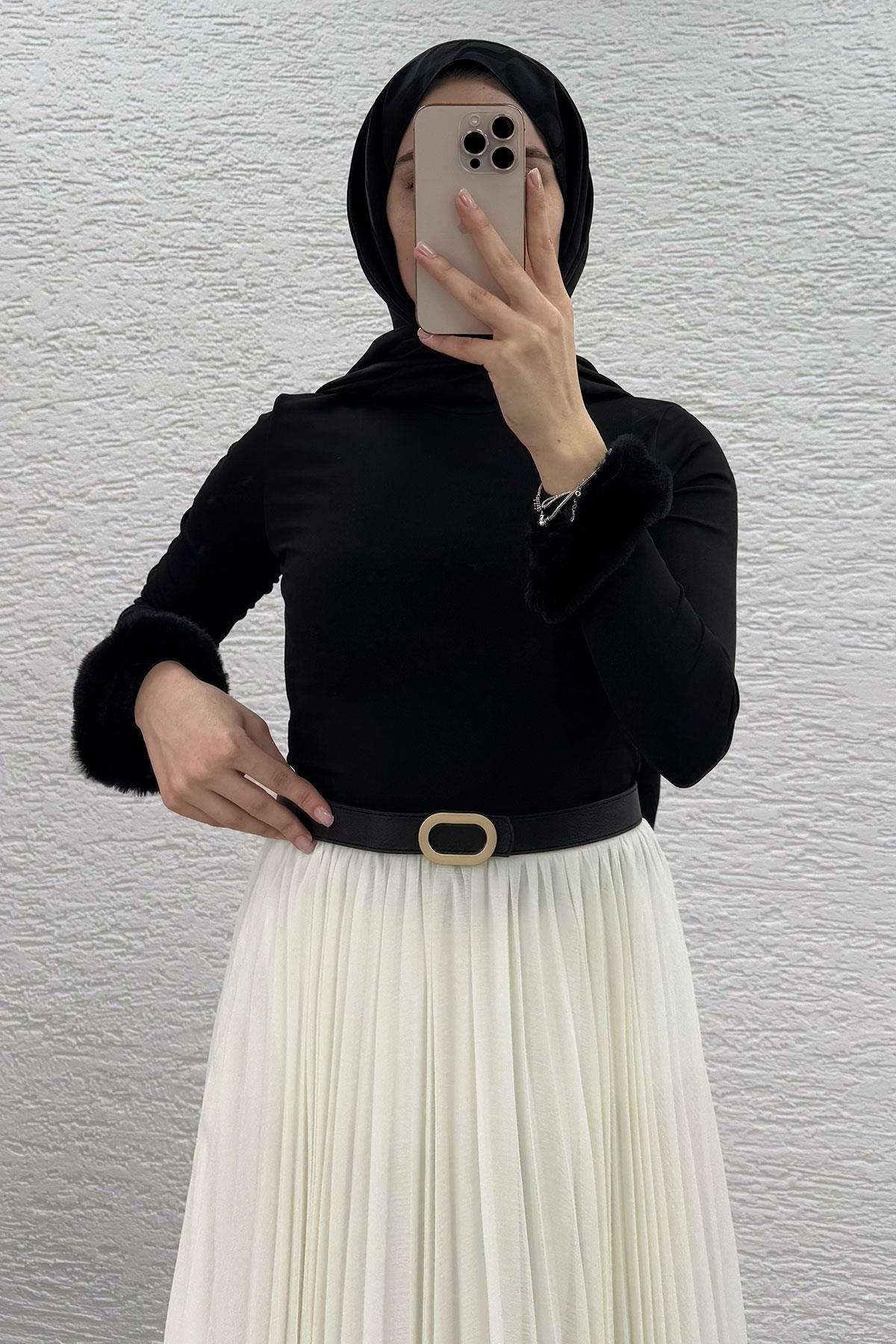 Siyah Kolu Peluş Detaylı Kadın Bluz