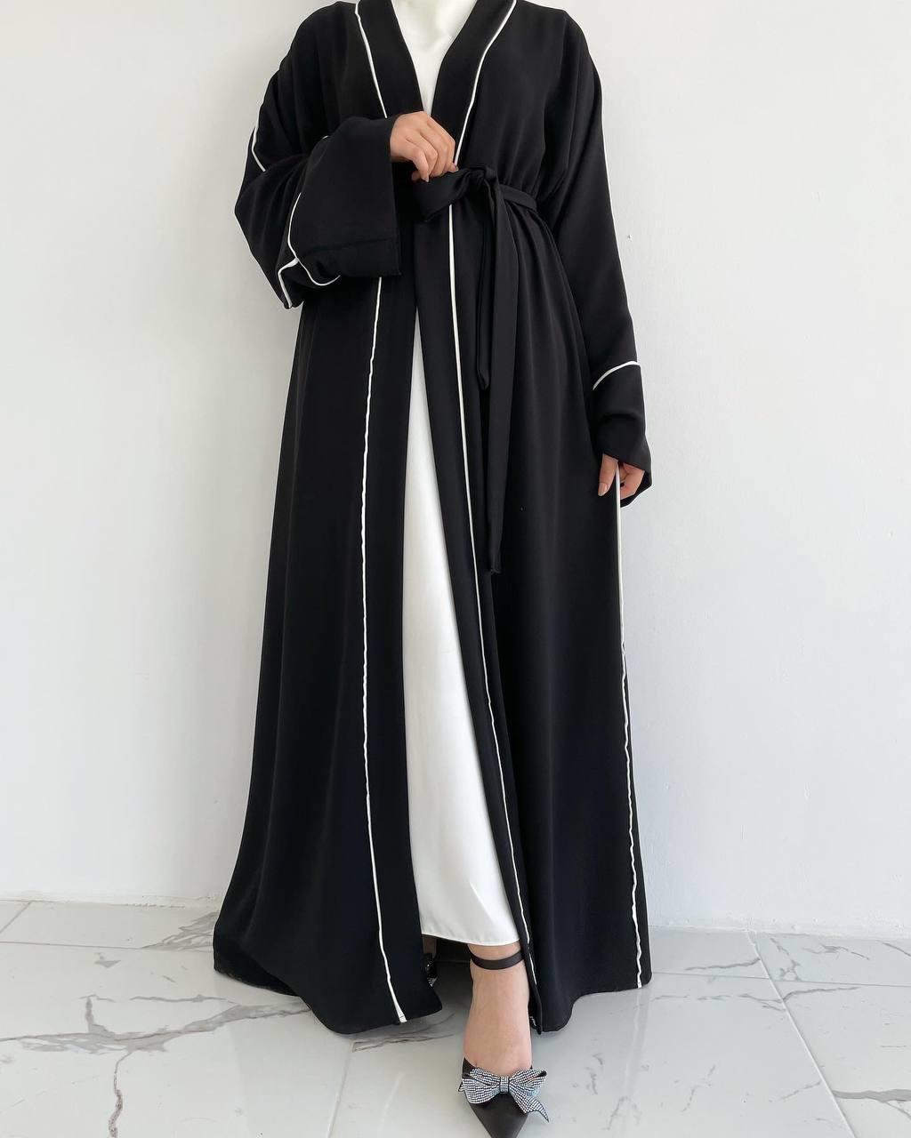 Siyah Yanları Biyeli Abaya