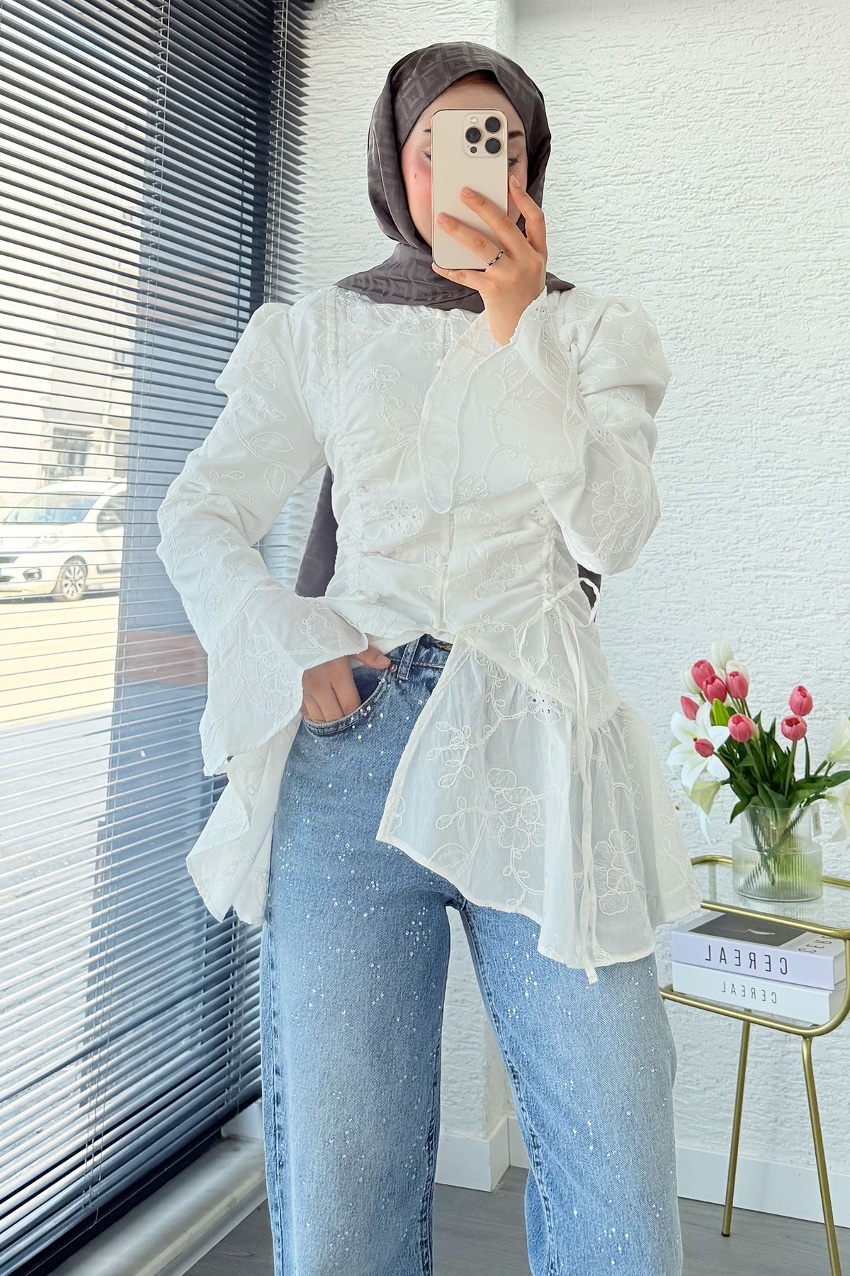 Vintage Grace İşlemeli Fisto Bluz - Beyaz