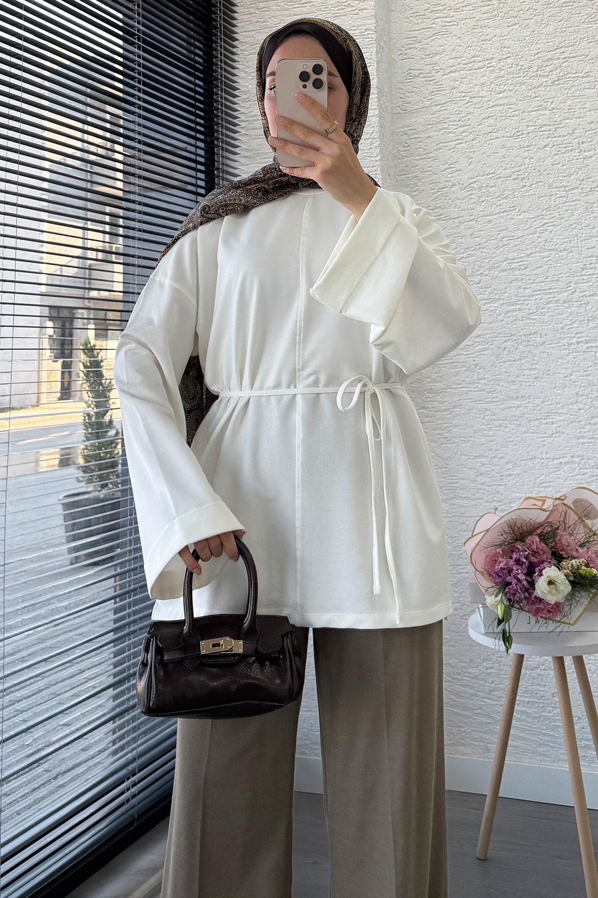 Yanları Yırtmaç Detaylı Basic Tunik - Beyaz