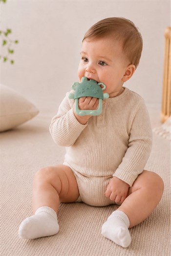 Babyjem 943 Parmak Korumalı Düşmeyen Diş Kaşıyıcı Yeşil