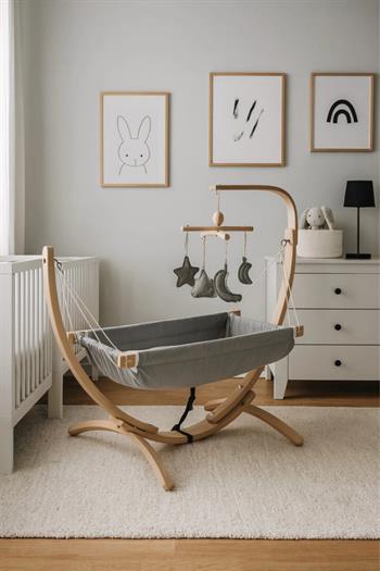 Bebekonfor Ahşap Bebek Hamağı Sallanabilir-Sabitlenebilir Oyuncaklı Gri