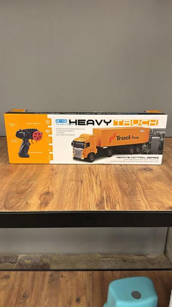 Toysan Uzaktan Kumandalı Sesli Ve Işıklı Römorklu Tır 9060-1F