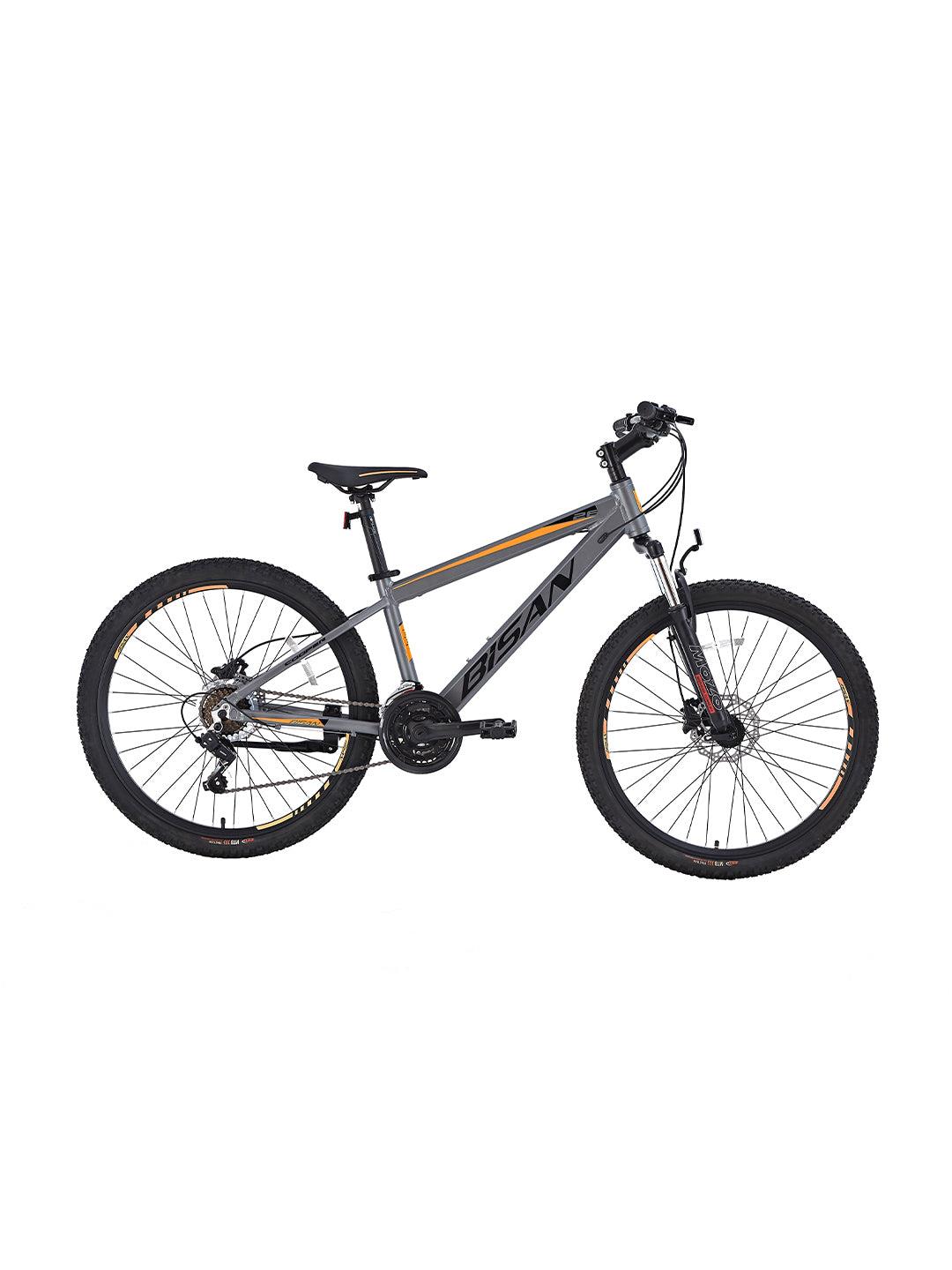 Bisan Cooper 20'' Md-25 Ürün Rengi: Metalik Gri   Kadro: 11'' - 28 Cm   Vites: 3x7 Vites   Tekerlek: 20''   Etiket Rengi: Siyah/turuncu