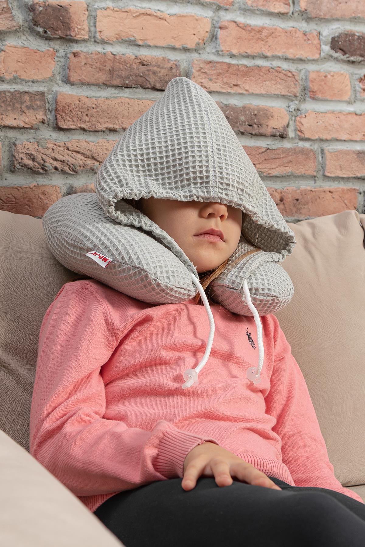 Moje Şapkalı Boyun Koruyucu Yastık Gri