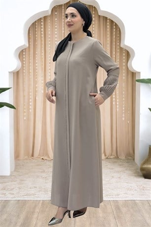 Berna Kolu Pileli Taşlı Ferace Bej