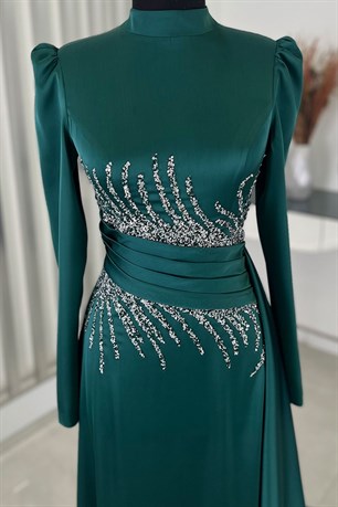 Ceyla Kuyruklu Tesettür Abiye Zümrüt