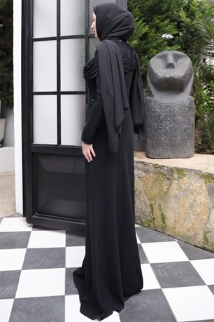 Omuz Detaylı Taş İşlemeli Ebru Tesettür Abiye Siyah